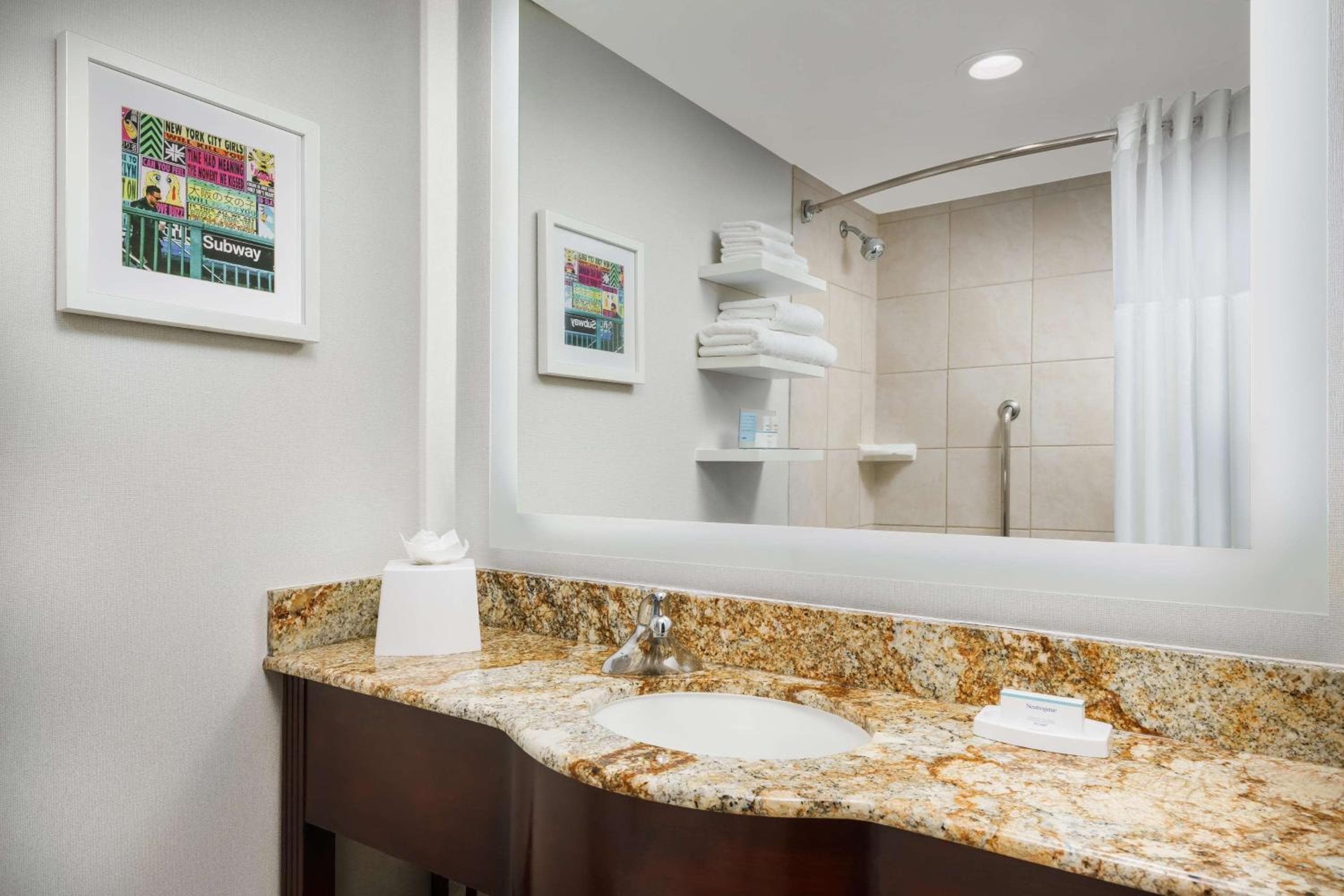 Hampton Inn Manhattan-35th St Empire State Bldg — 16