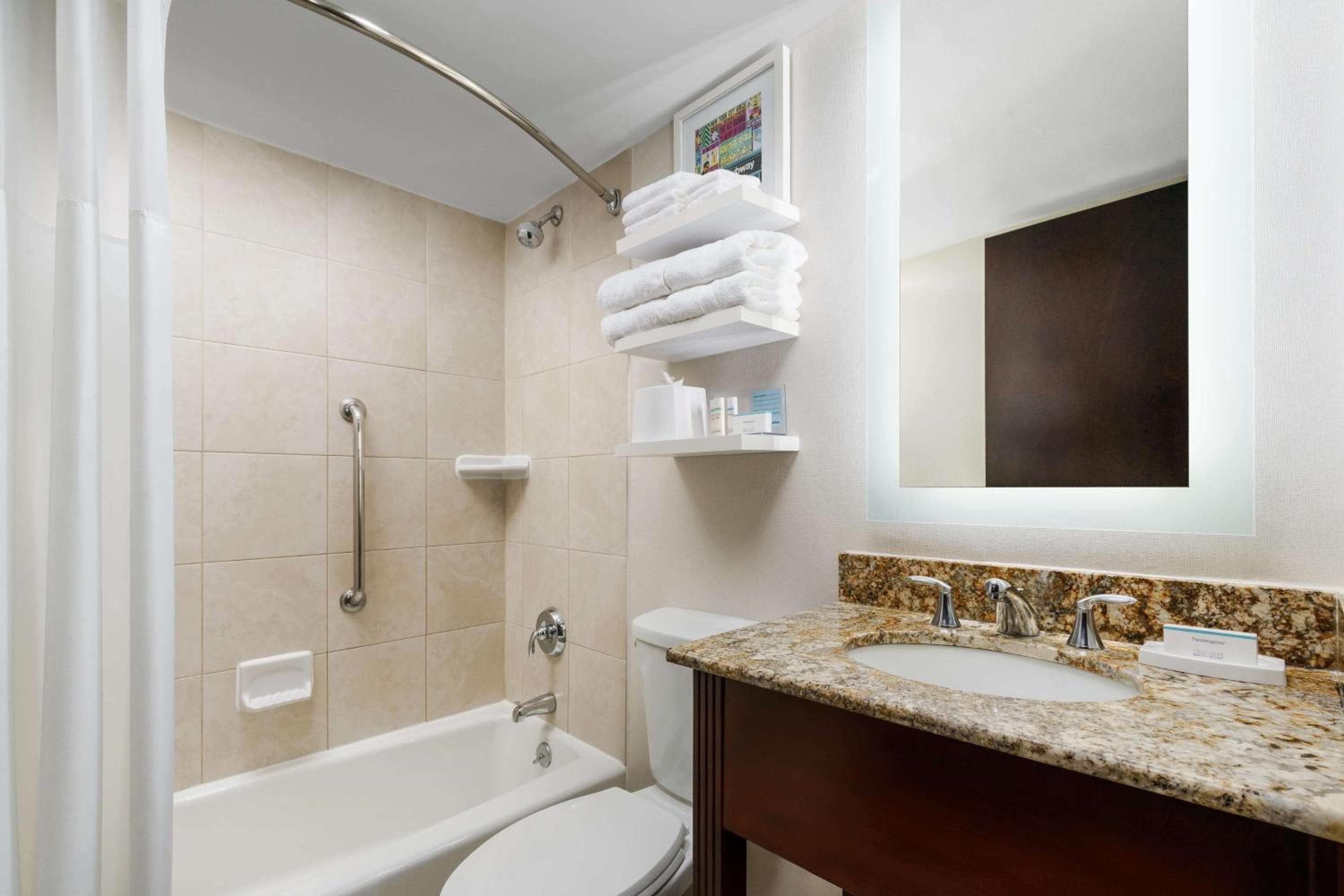 Hampton Inn Manhattan-35th St Empire State Bldg — 17