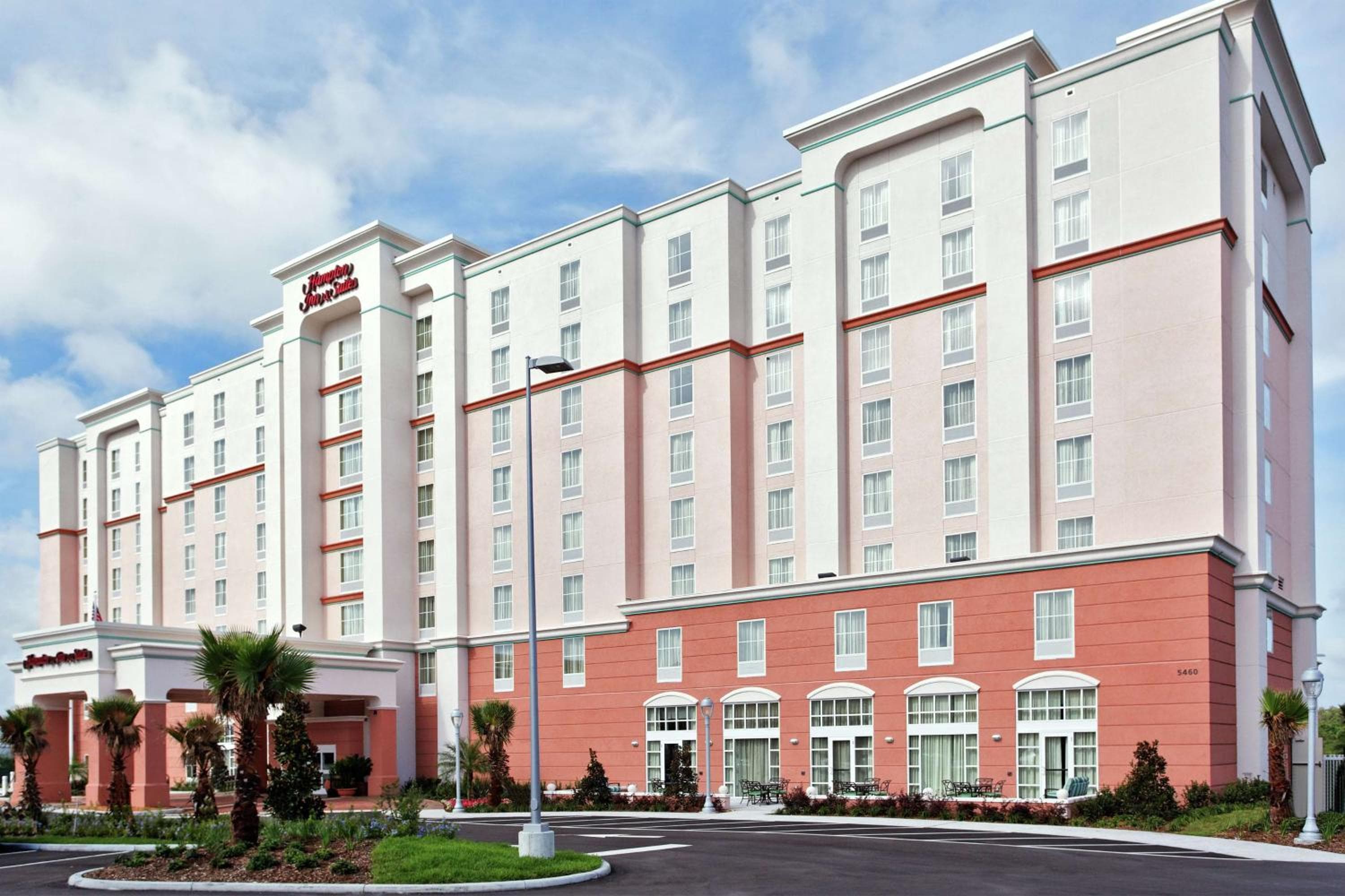 Hampton Inn & Suites Orlando Airport en Gateway Village — 2