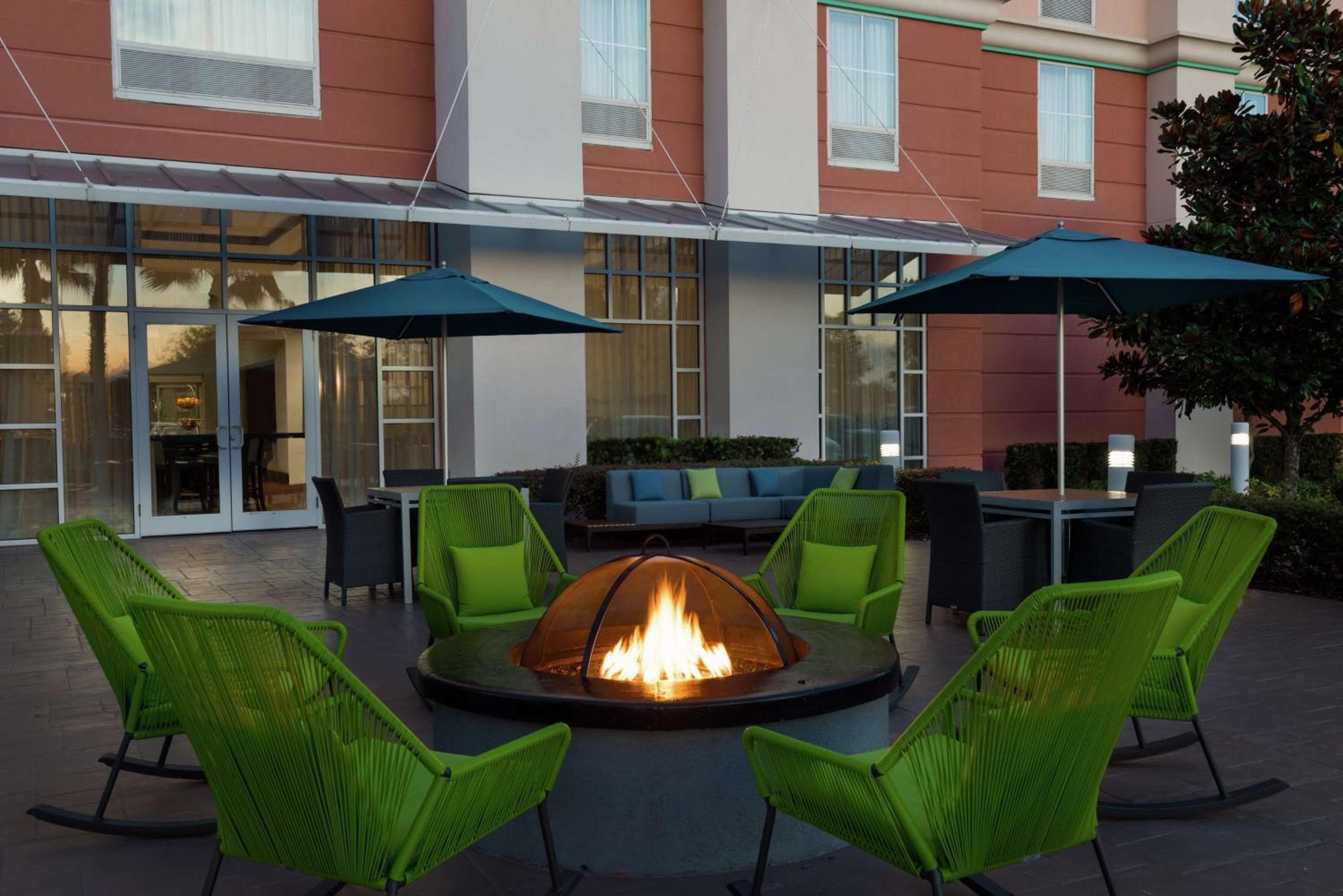 Hampton Inn & Suites Orlando Airport en Gateway Village — 4