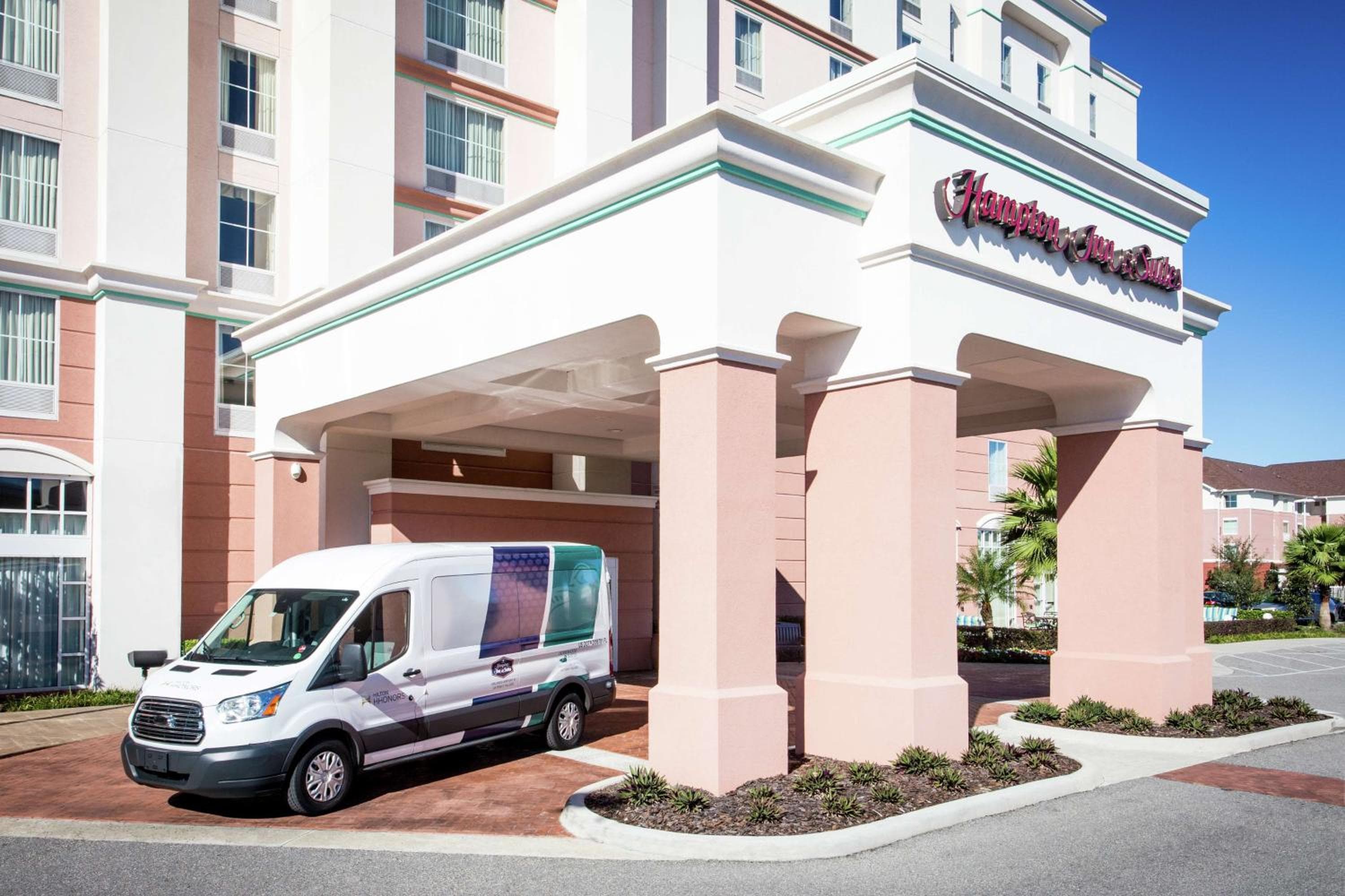 Hampton Inn & Suites Orlando Airport en Gateway Village — 5