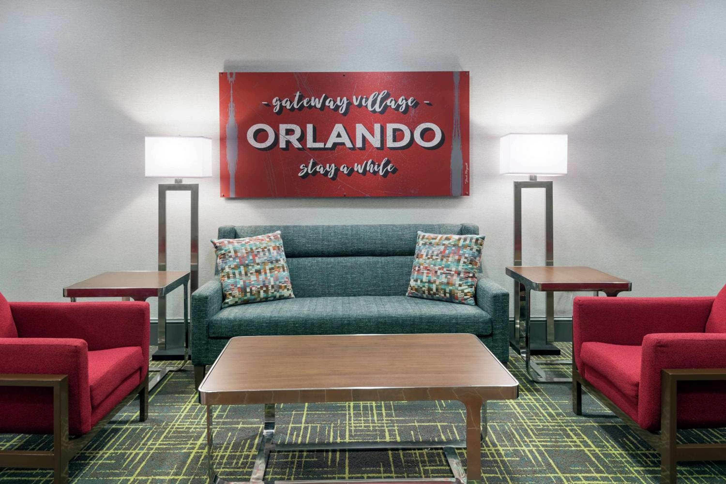 Hampton Inn & Suites Orlando Airport en Gateway Village — 7
