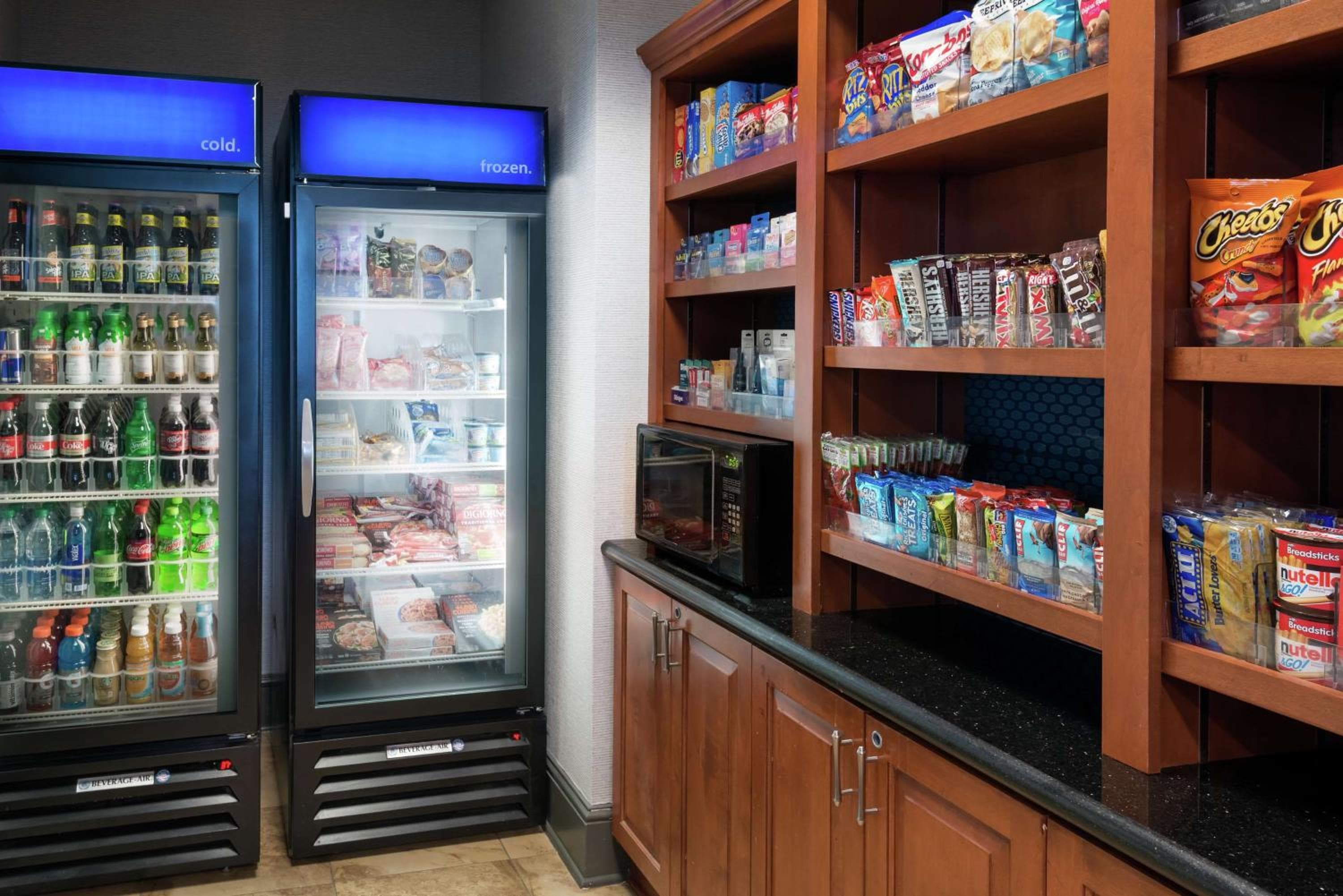 Hampton Inn & Suites Orlando Airport en Gateway Village — 10
