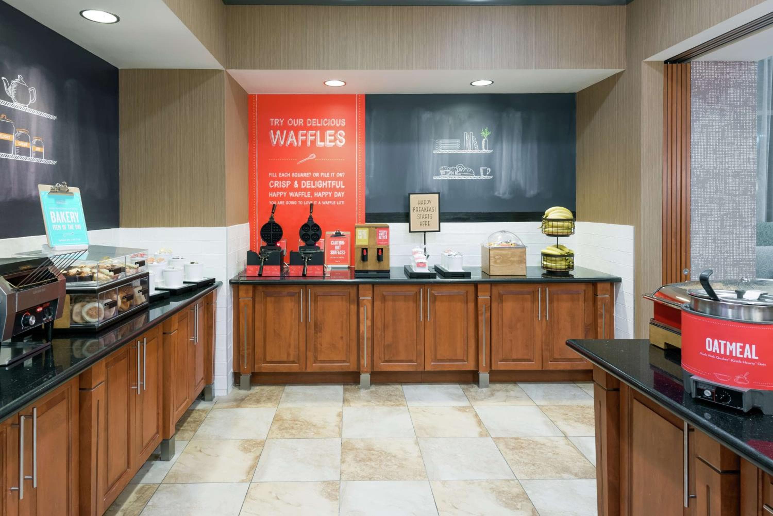 Hampton Inn & Suites Orlando Airport en Gateway Village — 11