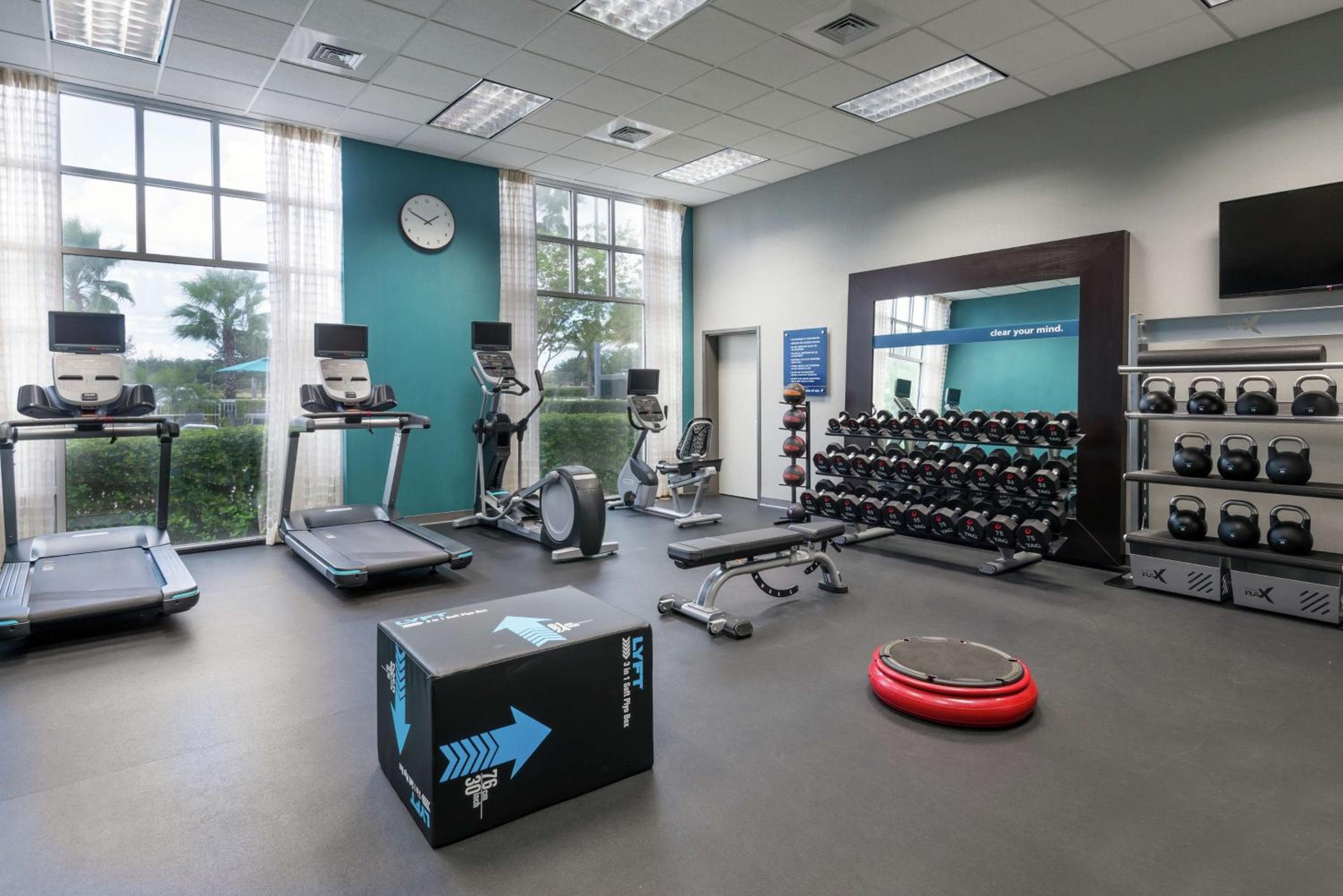 Hampton Inn & Suites Orlando Airport en Gateway Village — 14