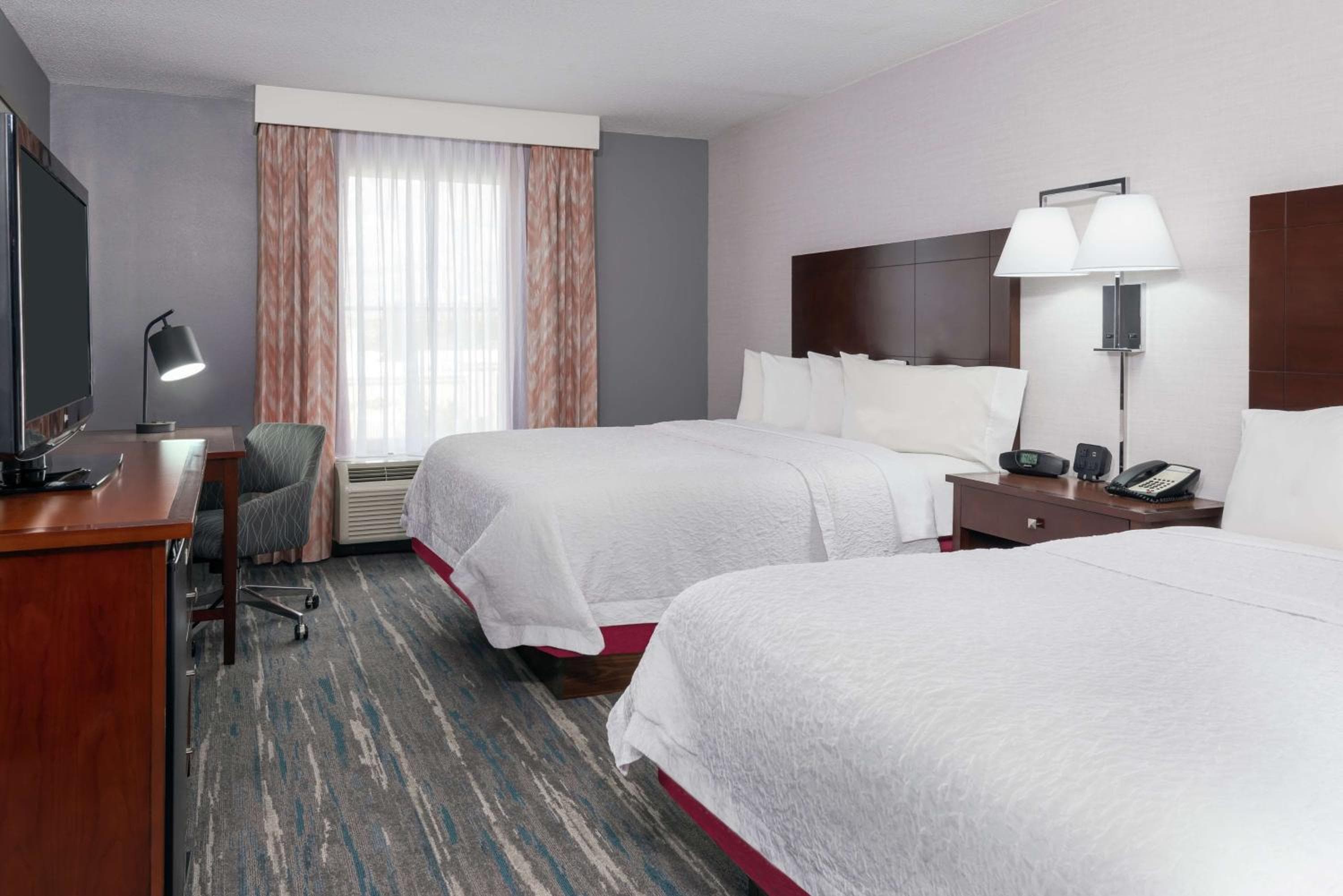 Hampton Inn & Suites Orlando Airport en Gateway Village — 24