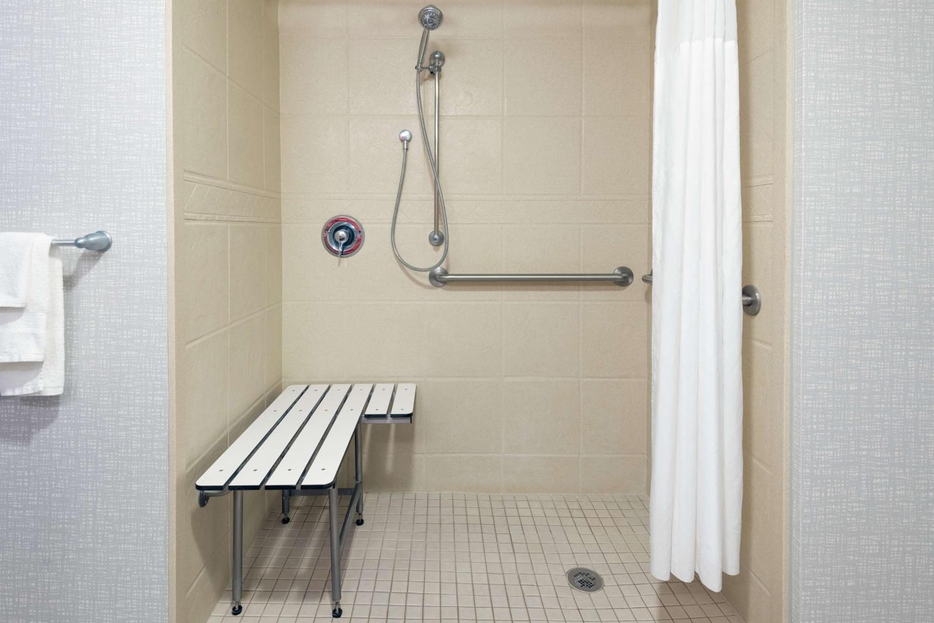 Hampton Inn & Suites Orlando Airport en Gateway Village — 27