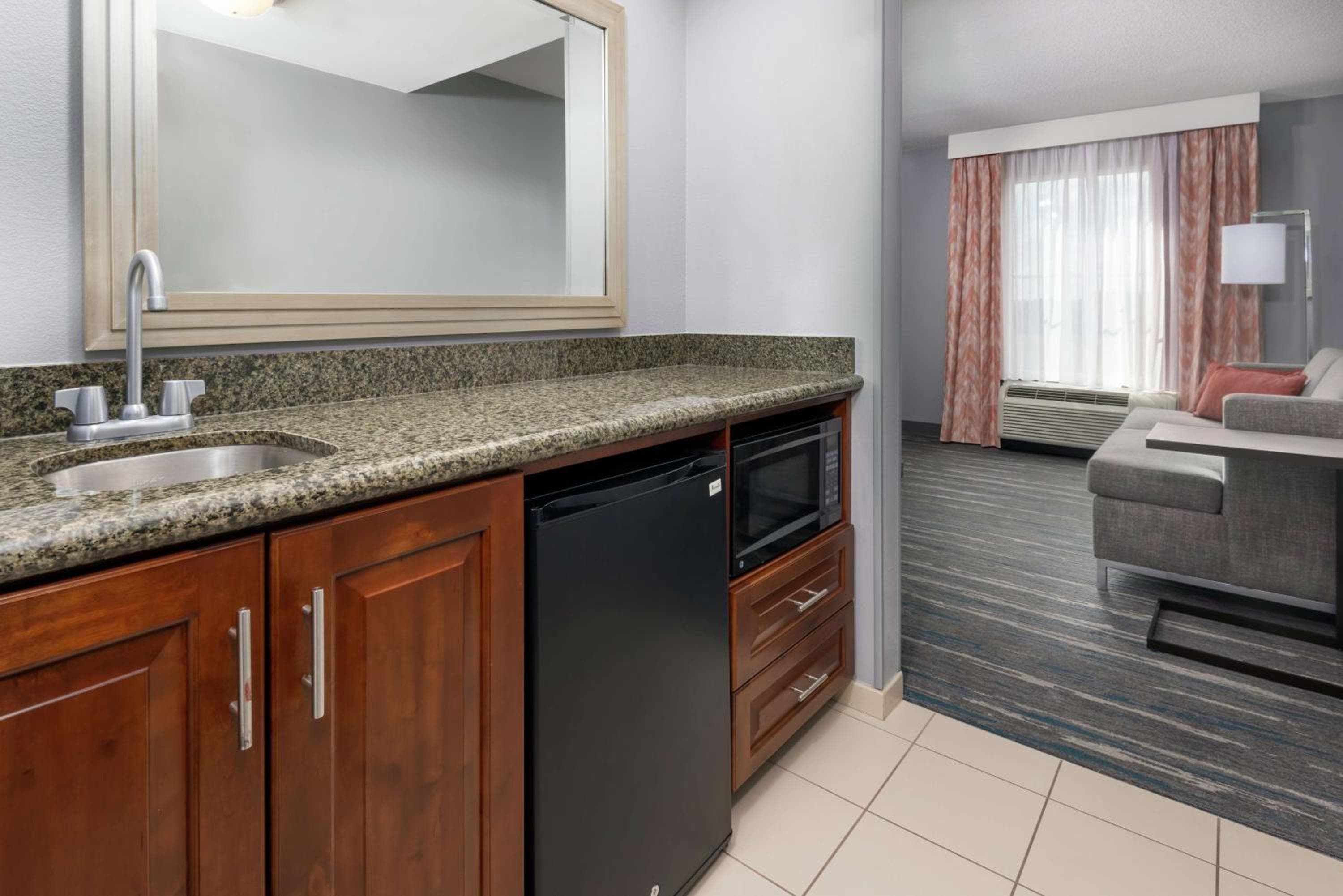 Hampton Inn & Suites Orlando Airport at Gateway Village — 30