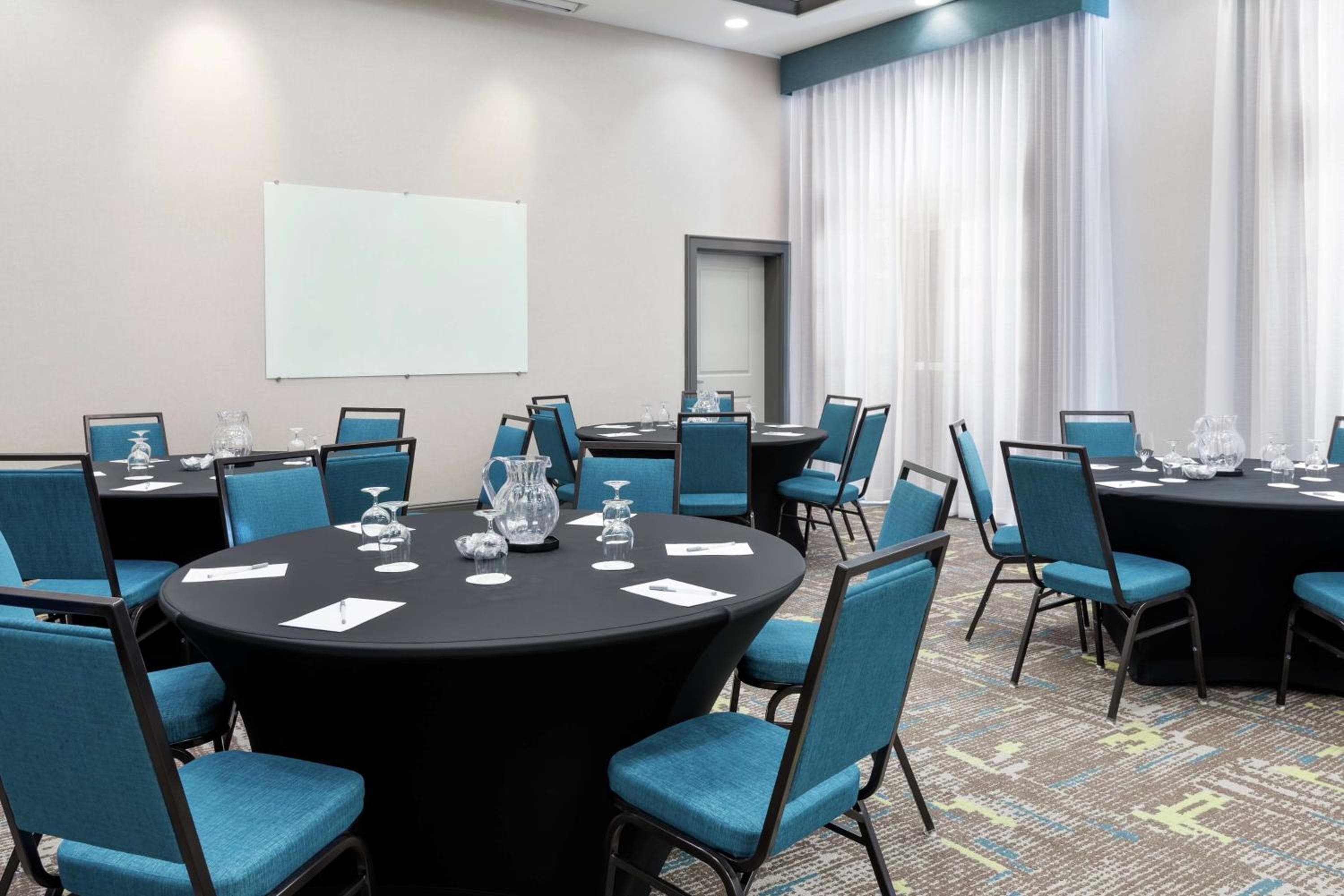 Hampton Inn & Suites Orlando Airport at Gateway Village — 16