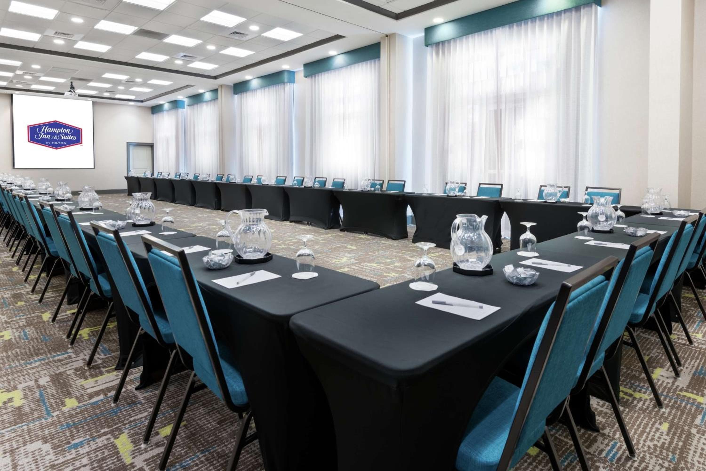 Hampton Inn & Suites Orlando Airport at Gateway Village — 12