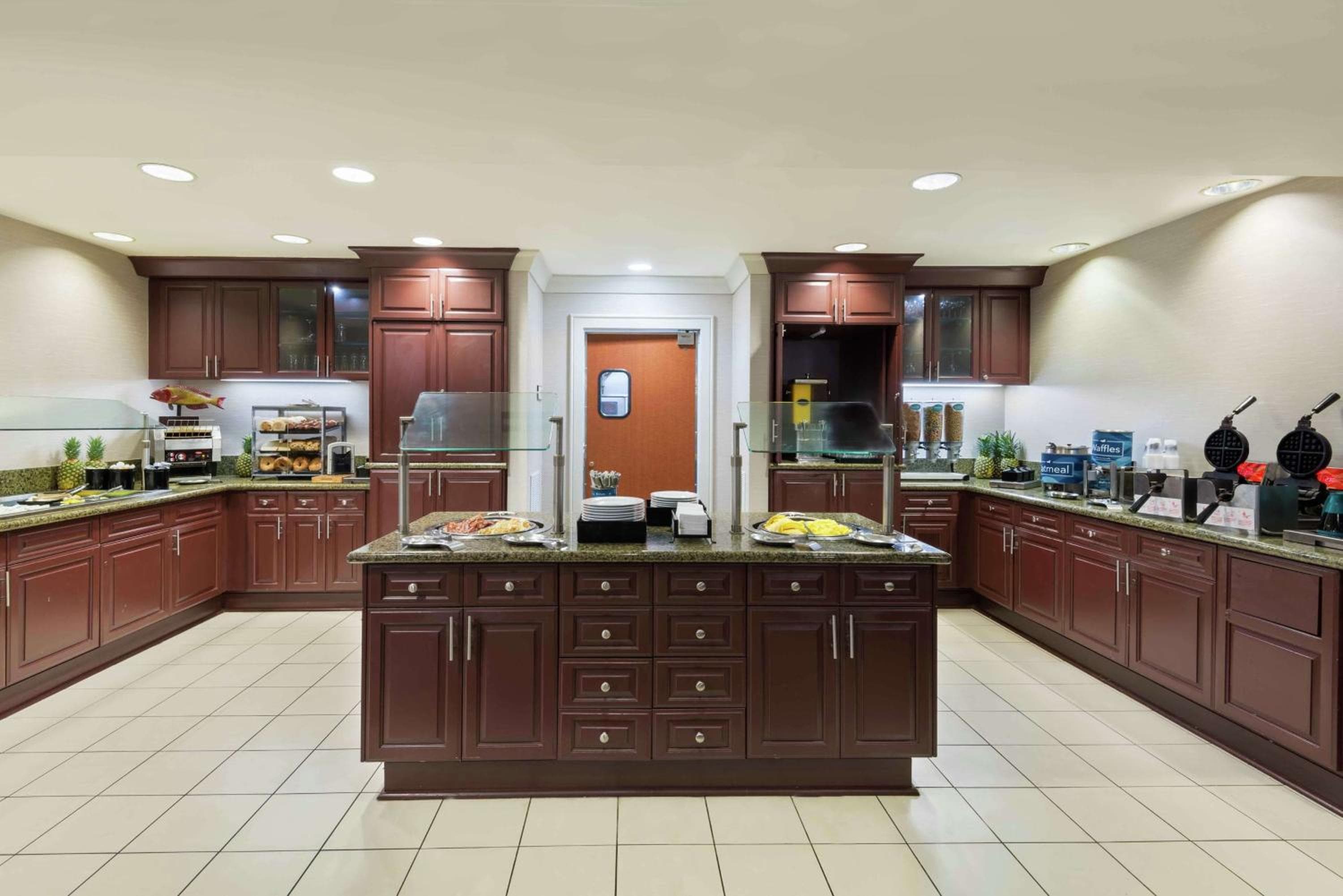 Homewood Suites by Hilton Tampa Airport - Westshore — 4