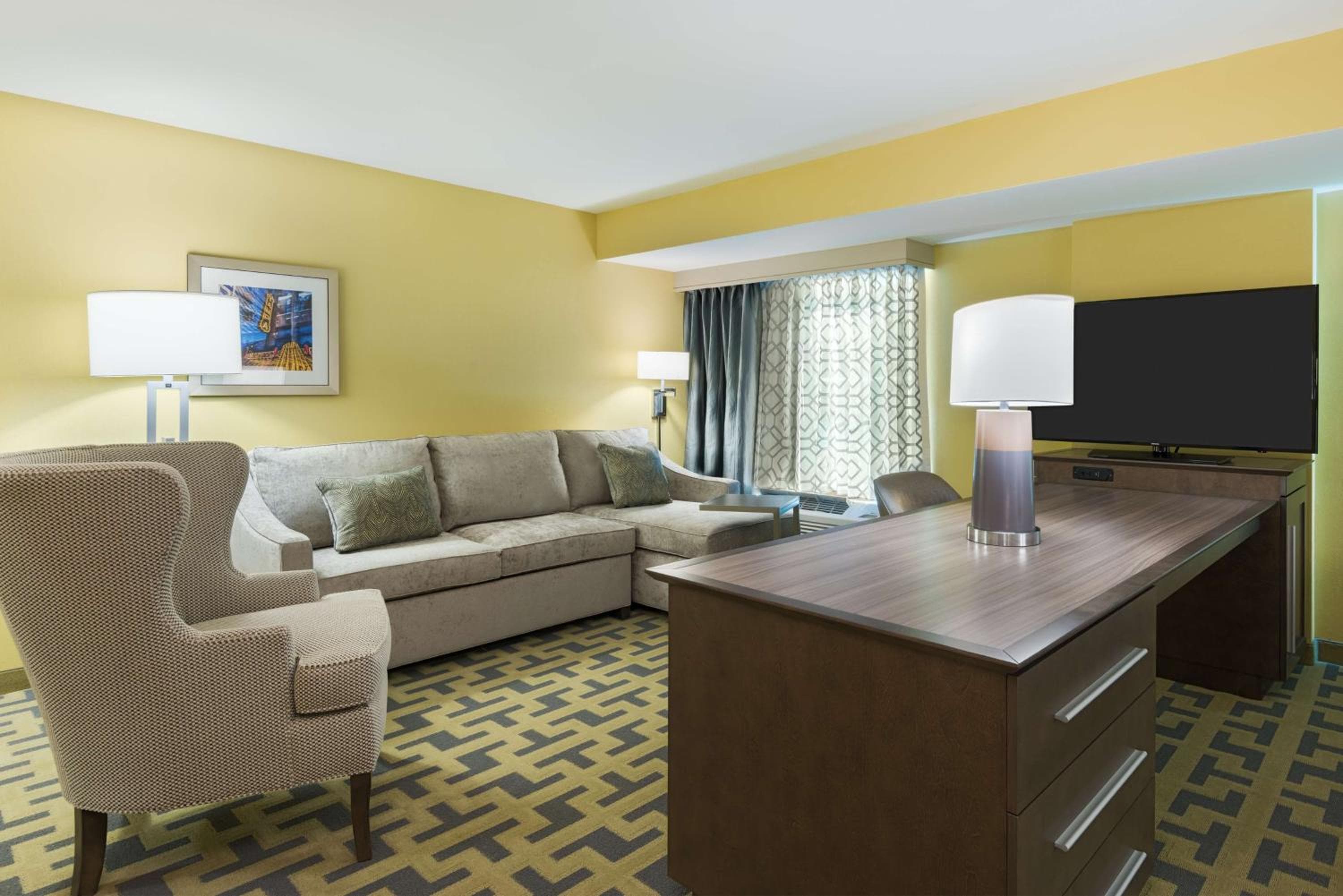 Hampton Inn & Suites Tampa Airport Avion Park Westshore — 14
