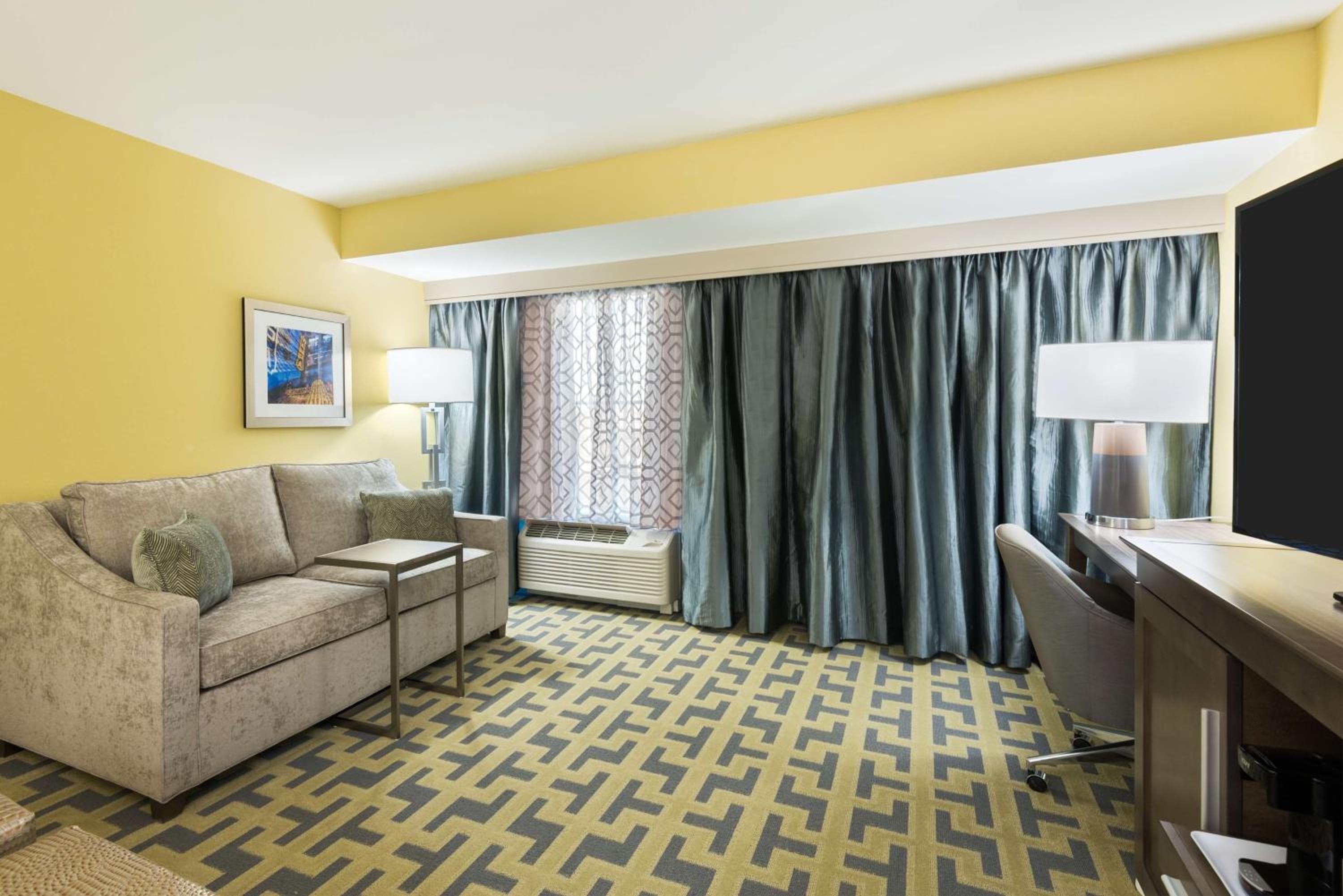 Hampton Inn & Suites Tampa Airport Avion Park Westshore — 16