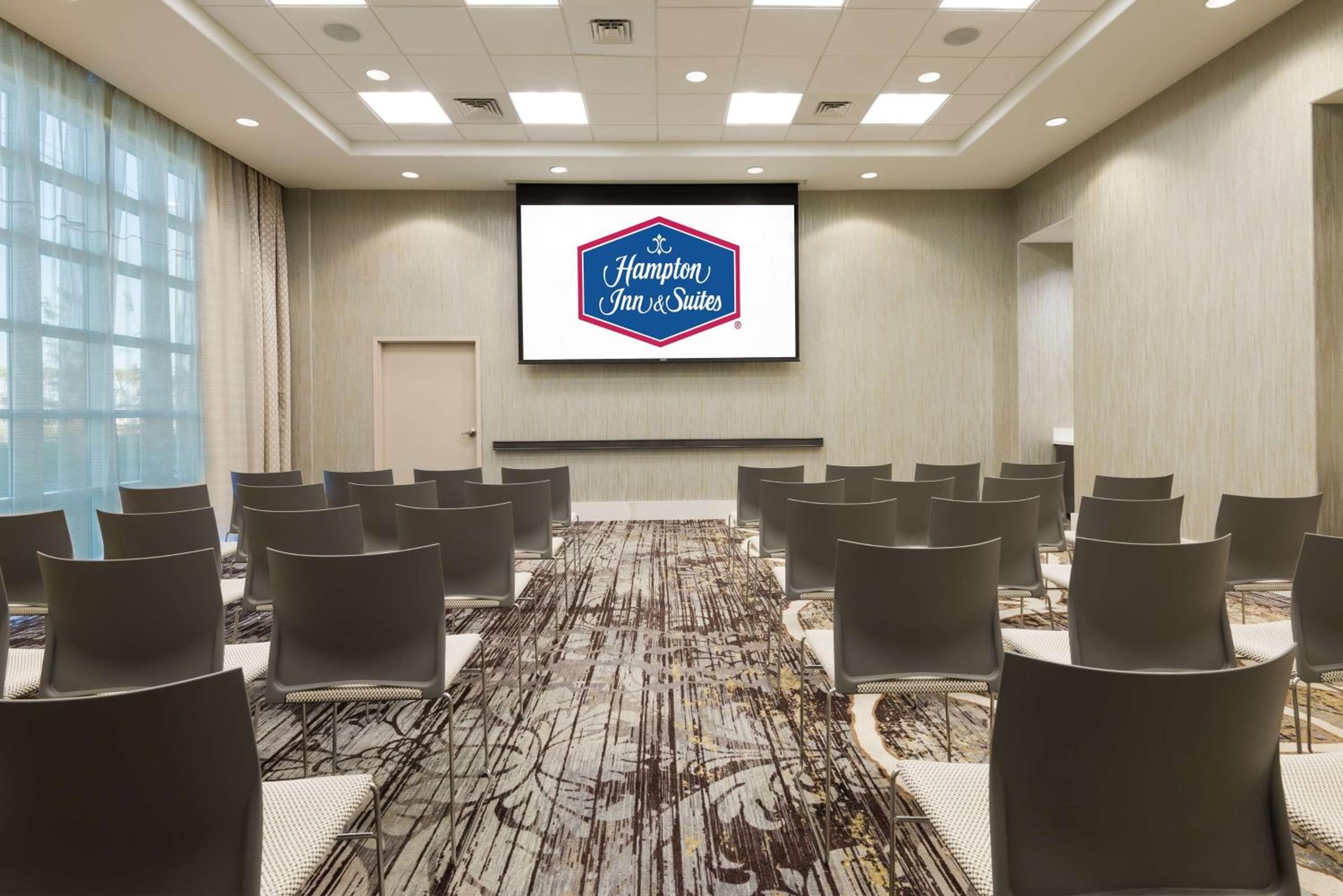 Hampton Inn & Suites Tampa Airport Avion Park Westshore — 29