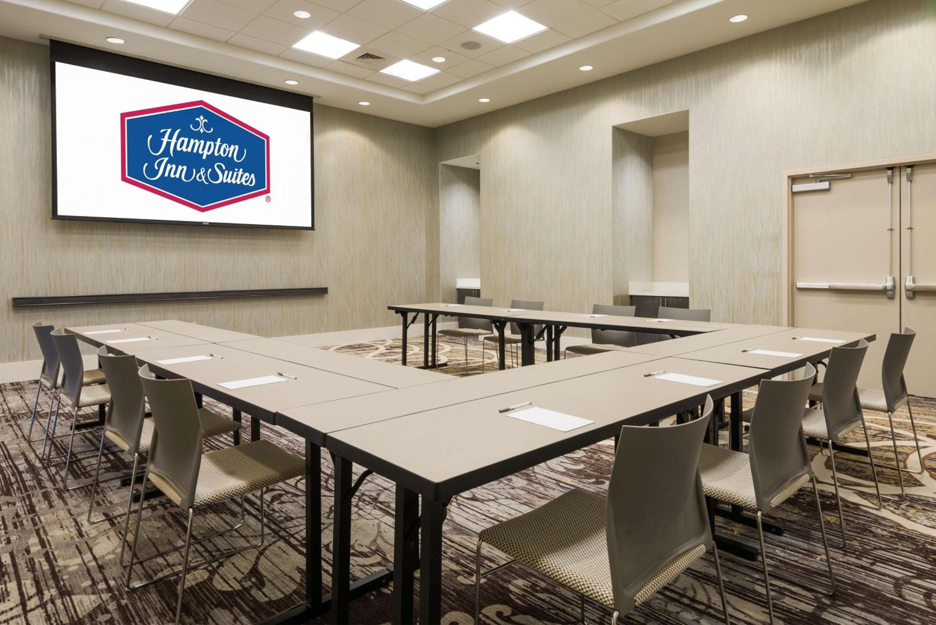 Hampton Inn & Suites Tampa Airport Avion Park Westshore — 13