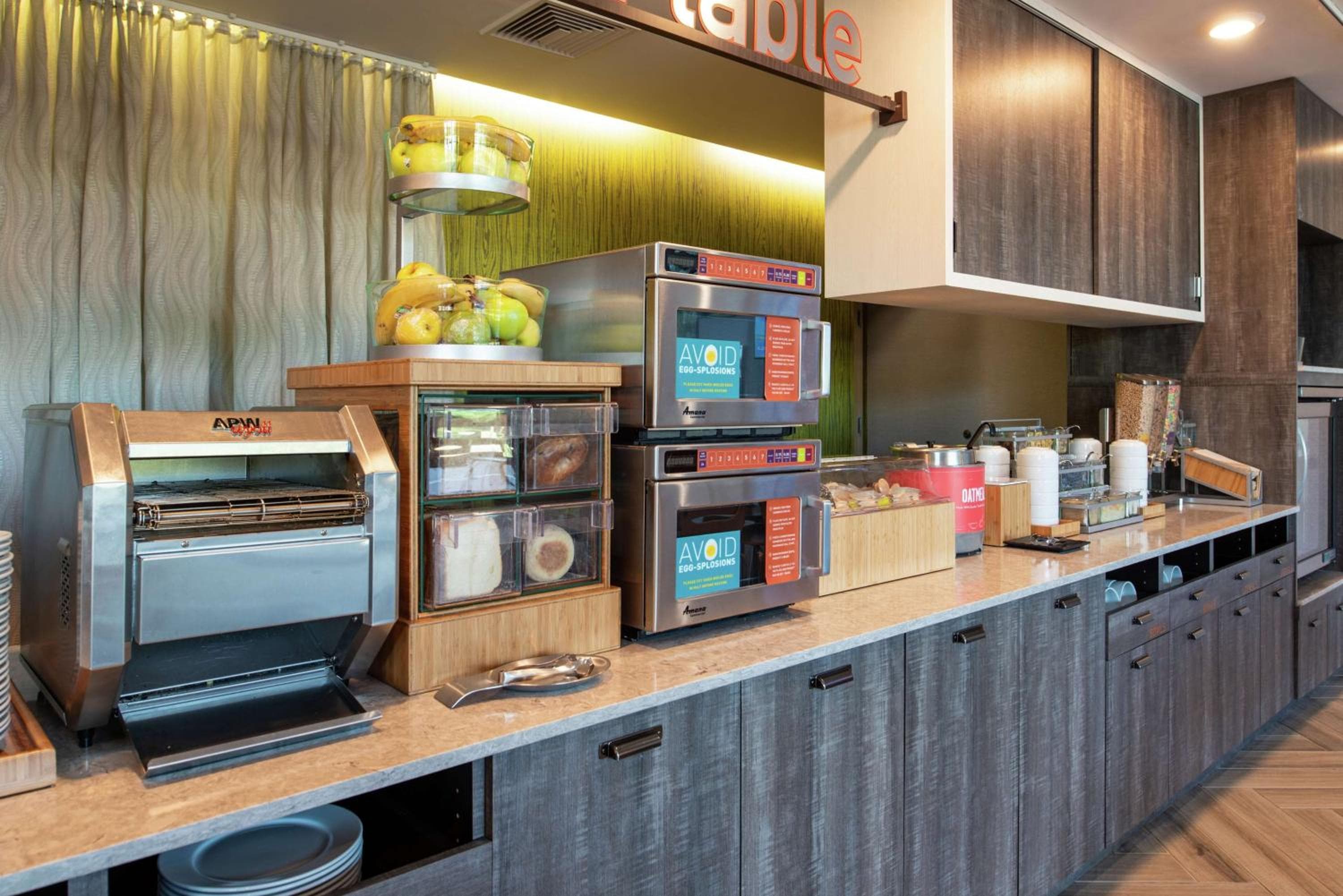 Home2 Suites By Hilton Tampa Downtown Channel District — 15