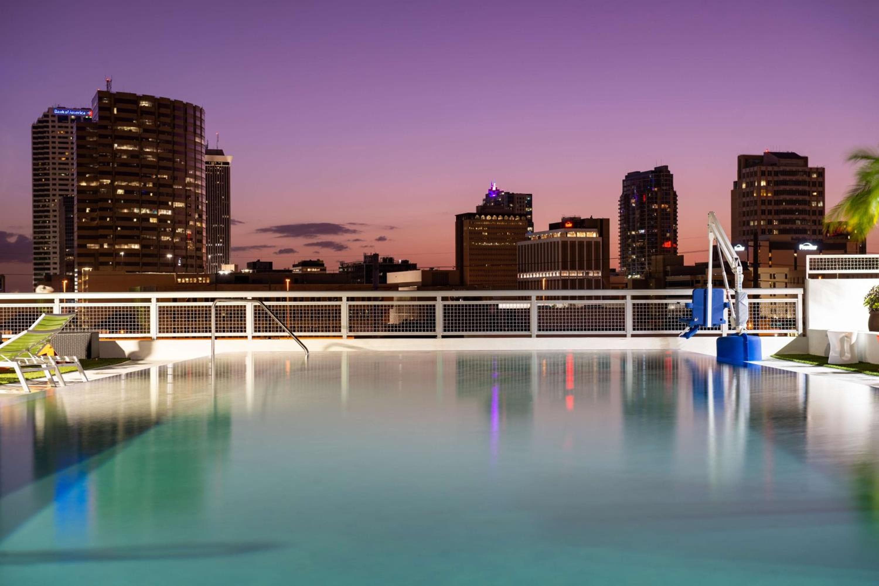 Home2 Suites By Hilton Tampa Downtown Channel District — 10