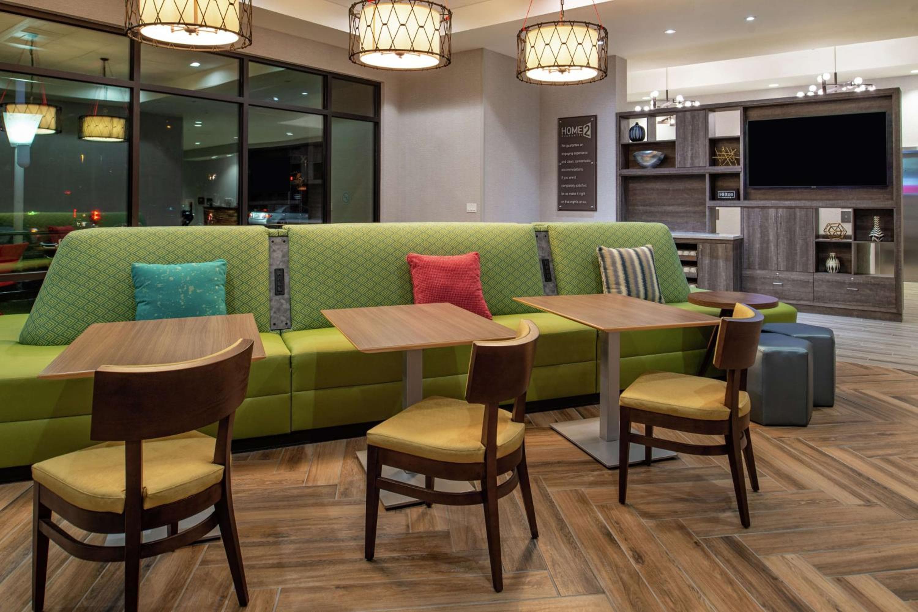 Home2 Suites By Hilton Tampa Downtown Channel District — 16