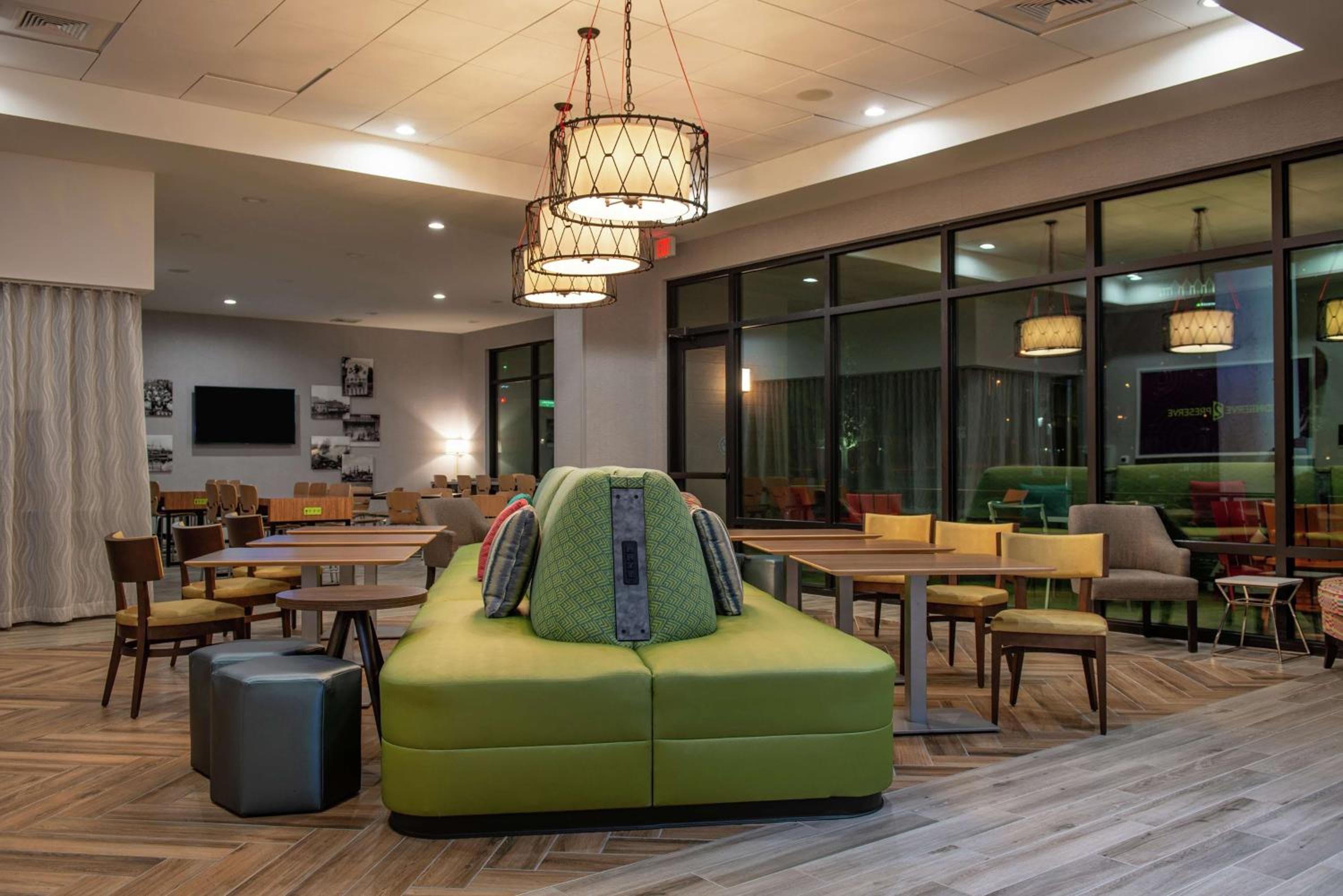 Home2 Suites By Hilton Tampa Downtown Channel District — 20