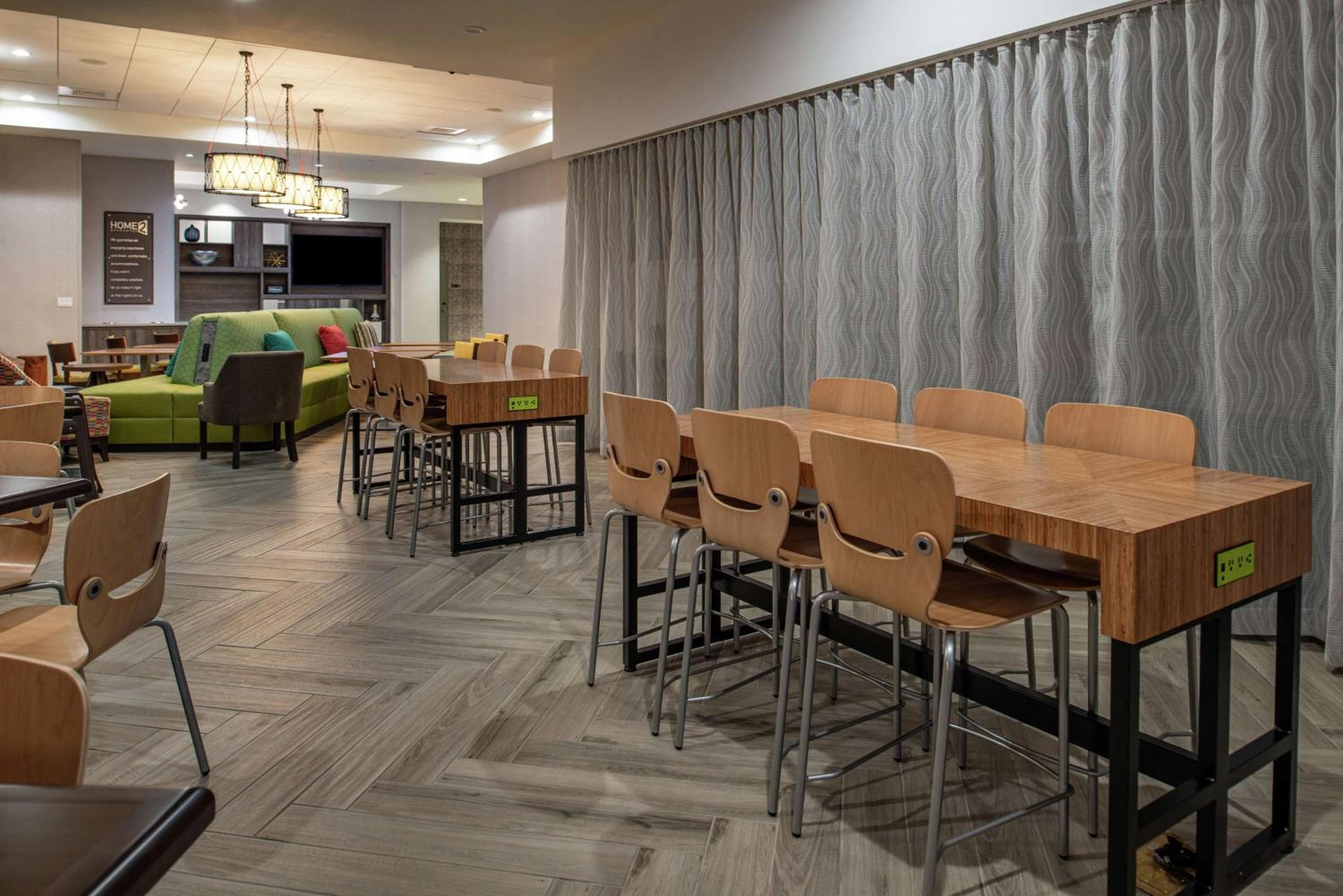 Home2 Suites By Hilton Tampa Downtown Channel District — 19