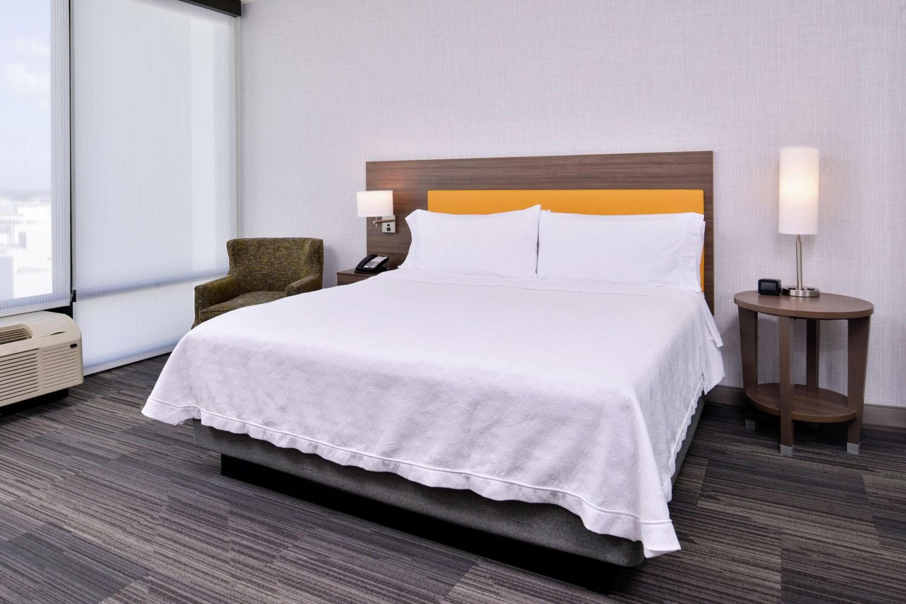 Home2 Suites By Hilton Tampa Downtown Channel District — 17