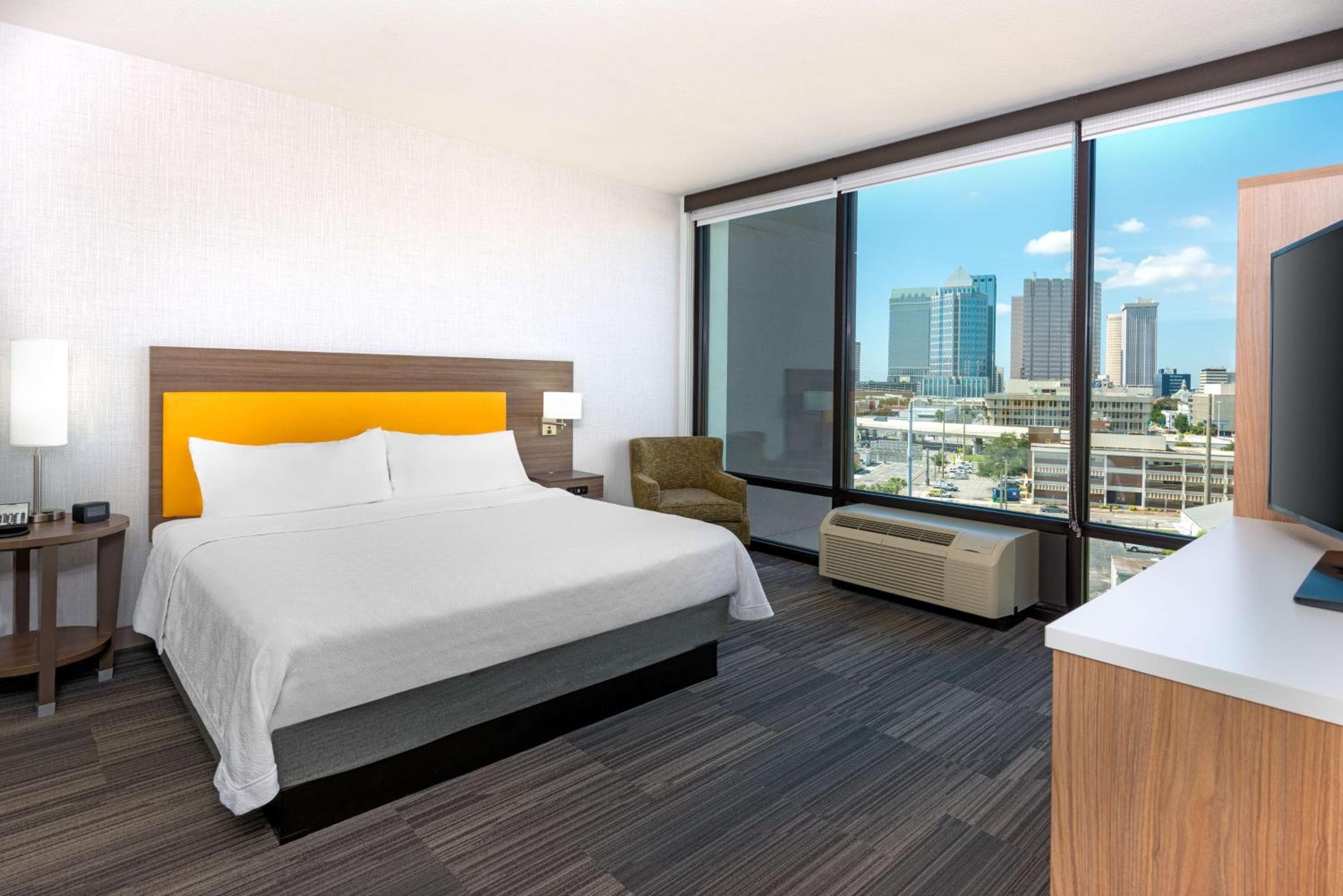 Home2 Suites By Hilton Tampa Downtown Channel District — 8