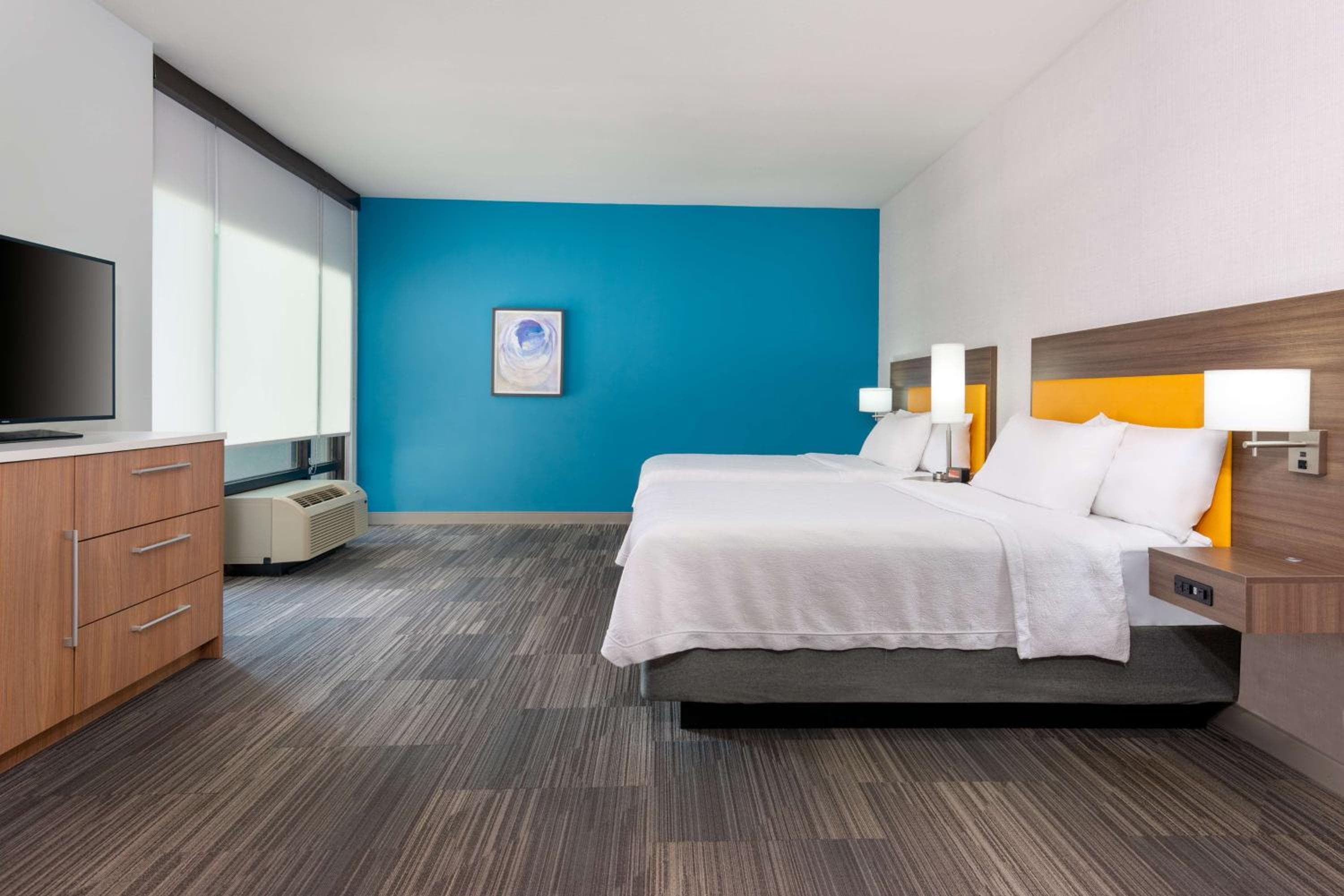 Home2 Suites By Hilton Tampa Downtown Channel District — 27