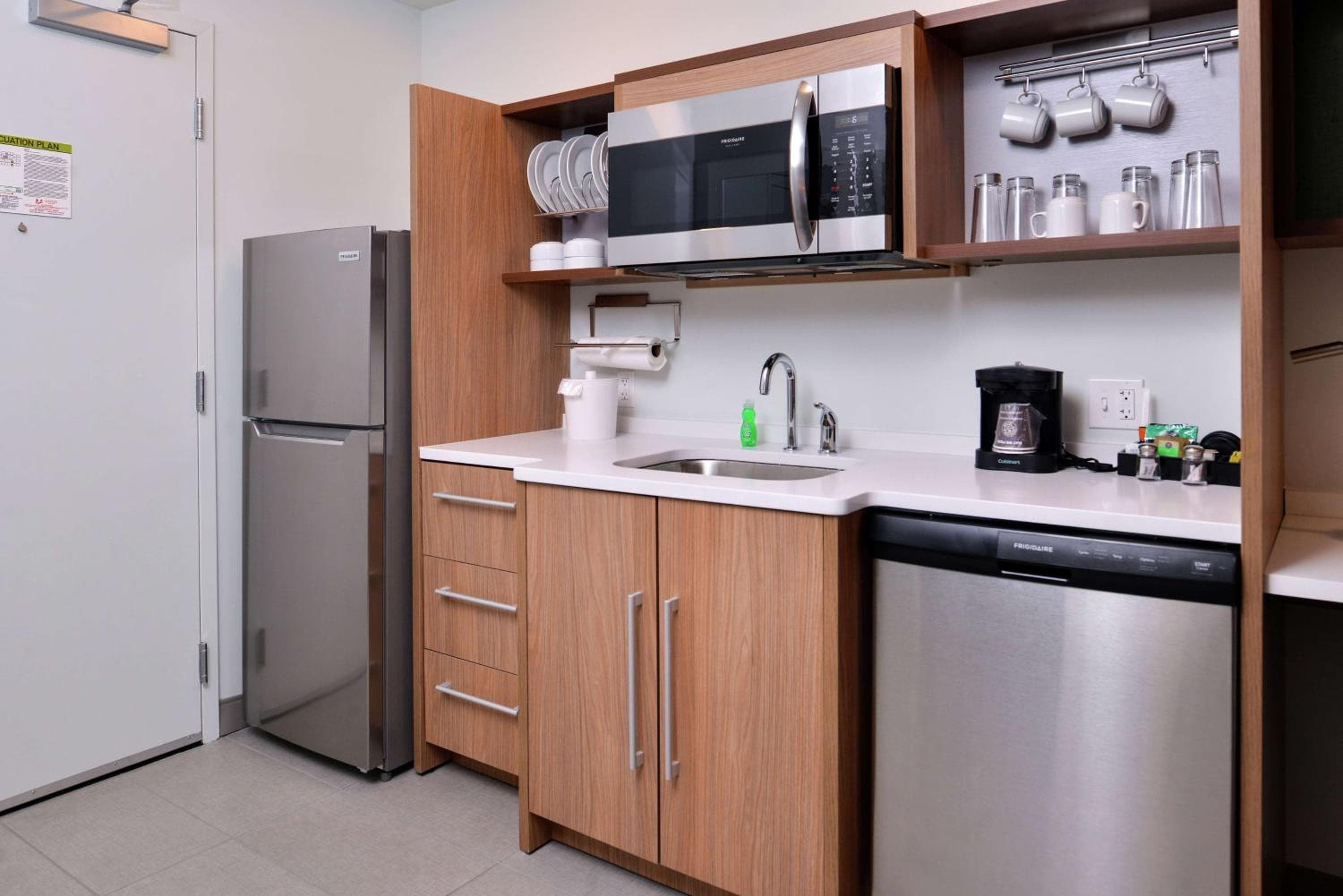 Home2 Suites By Hilton Tampa Downtown Channel District — 7