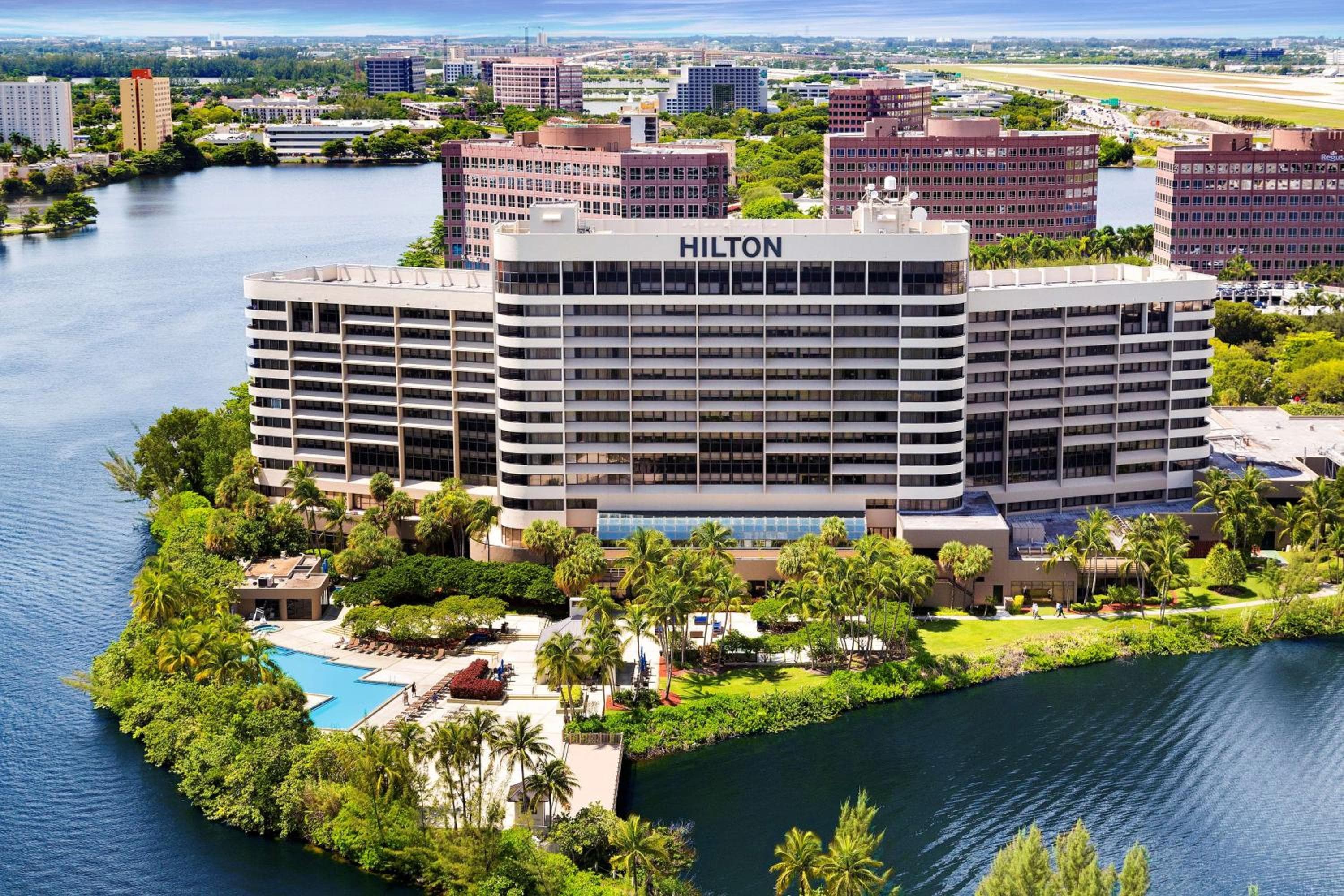 Hilton Miami Aeropuerto Laguna Azul — 1