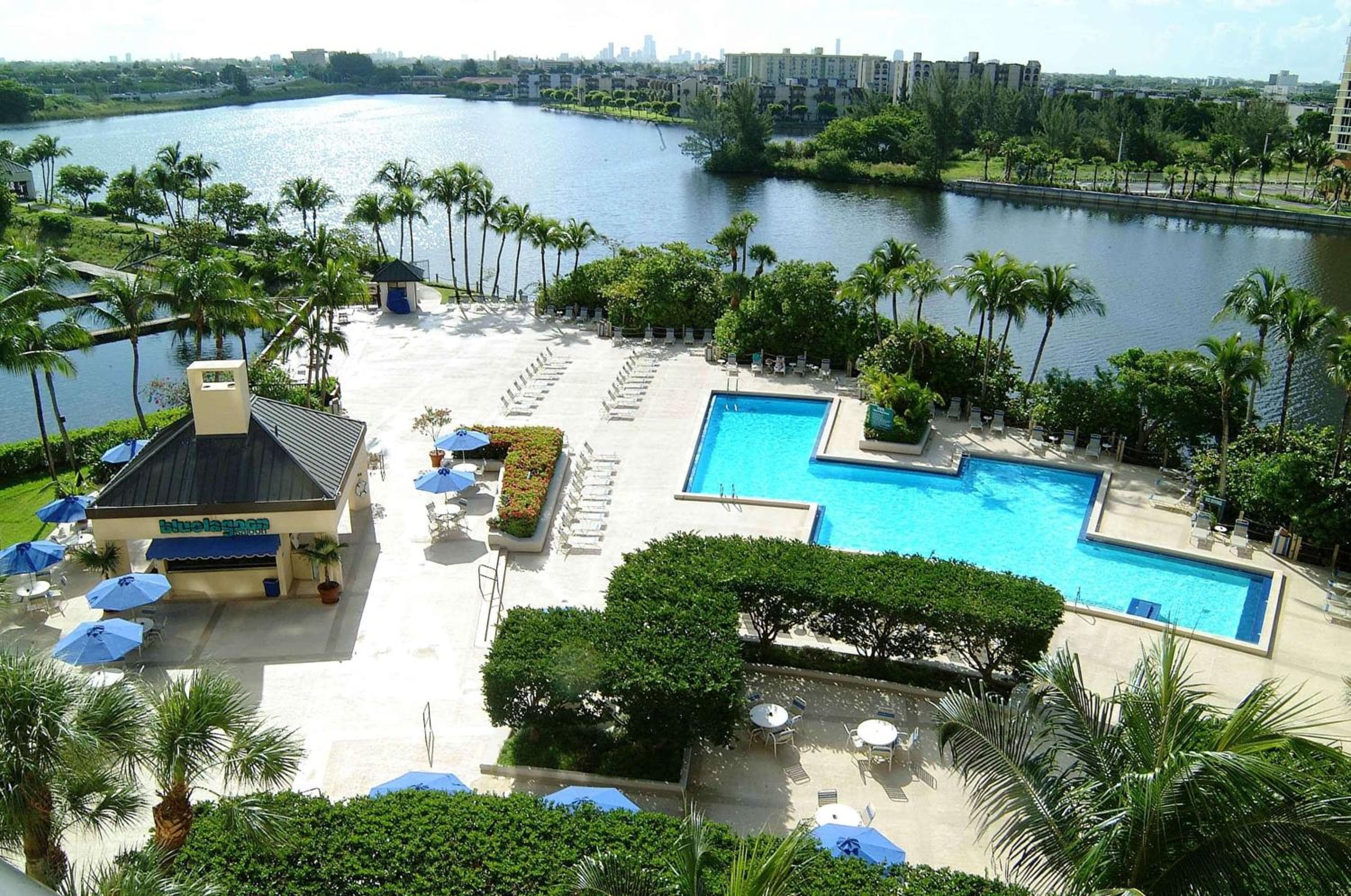 Hilton Miami Aeropuerto Laguna Azul — 11