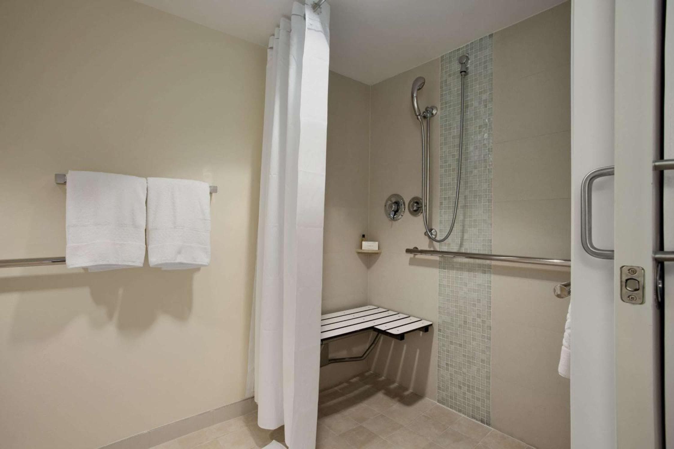 Hilton Miami Airport Blue Lagoon — 6