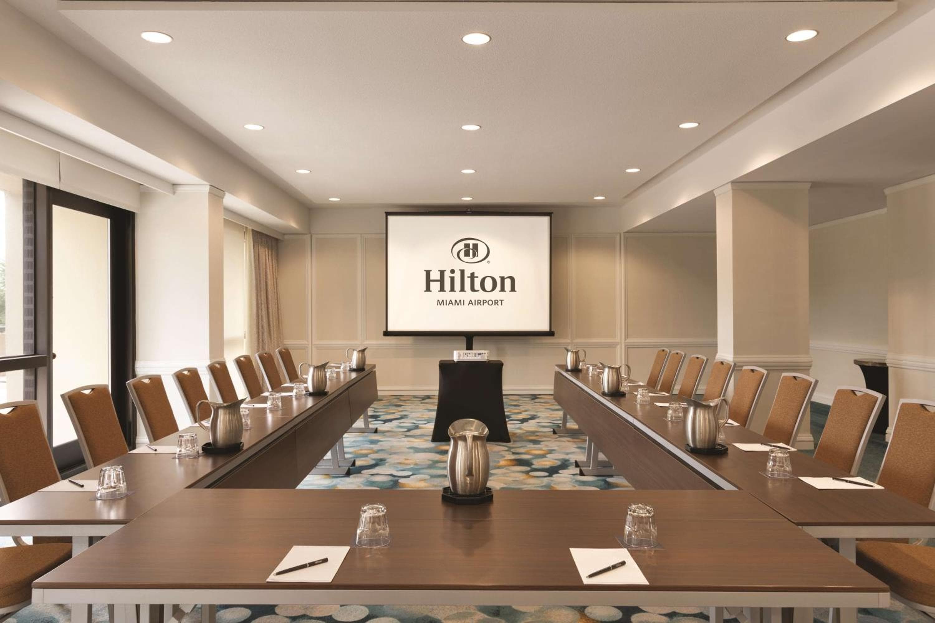 Hilton Miami Airport Blue Lagoon — 29