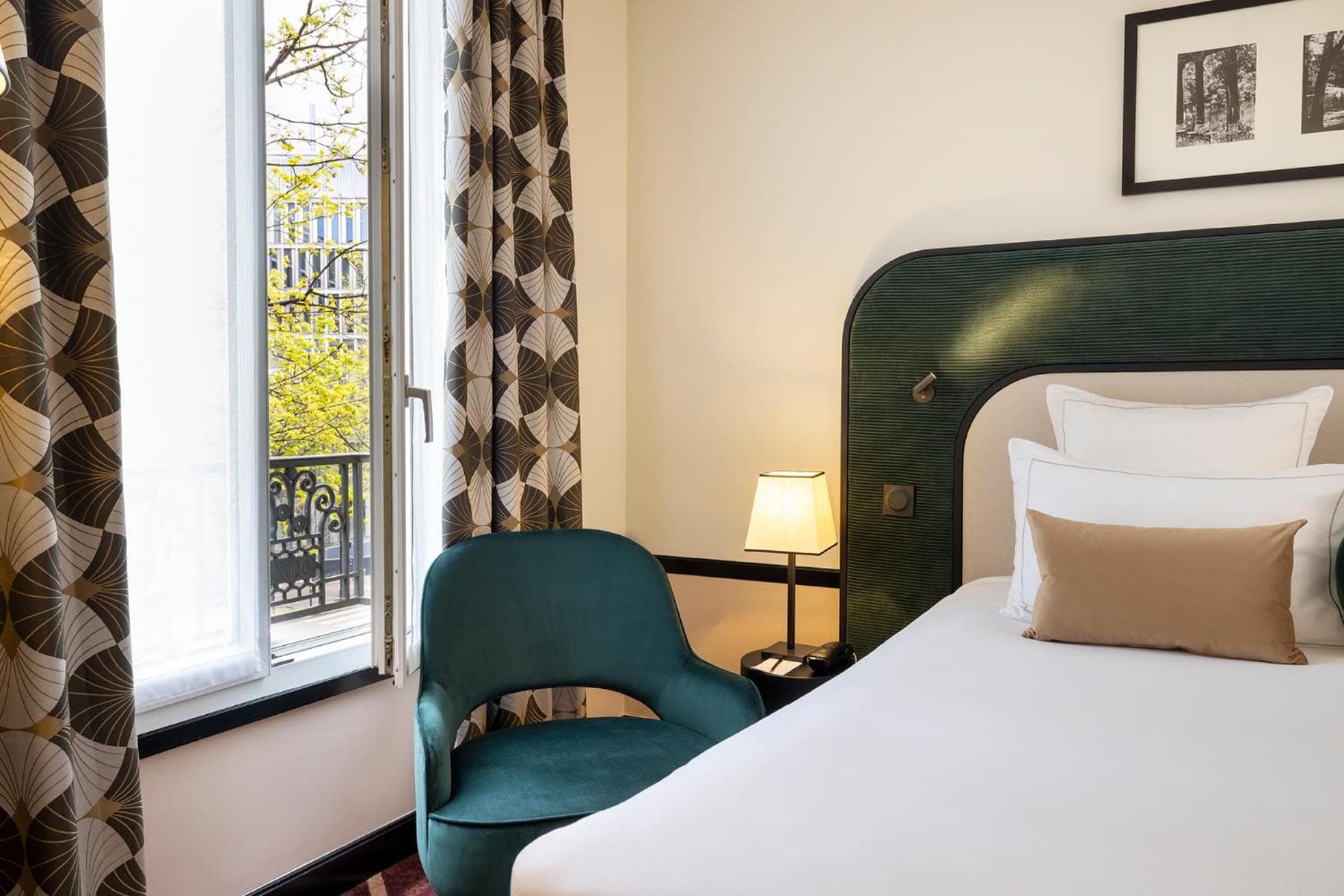 Hôtel Aiglon — 4
