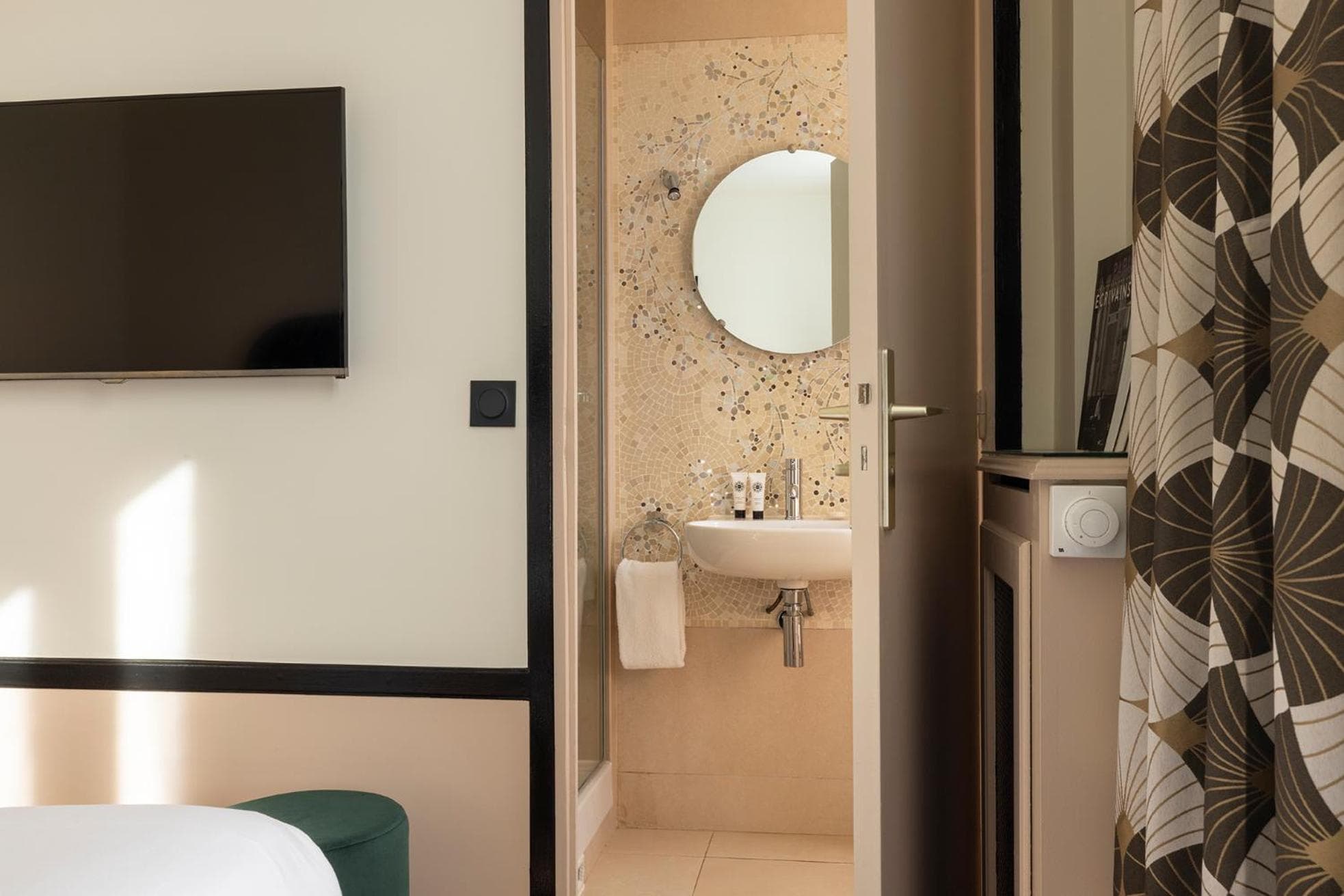 Hôtel Aiglon — 10