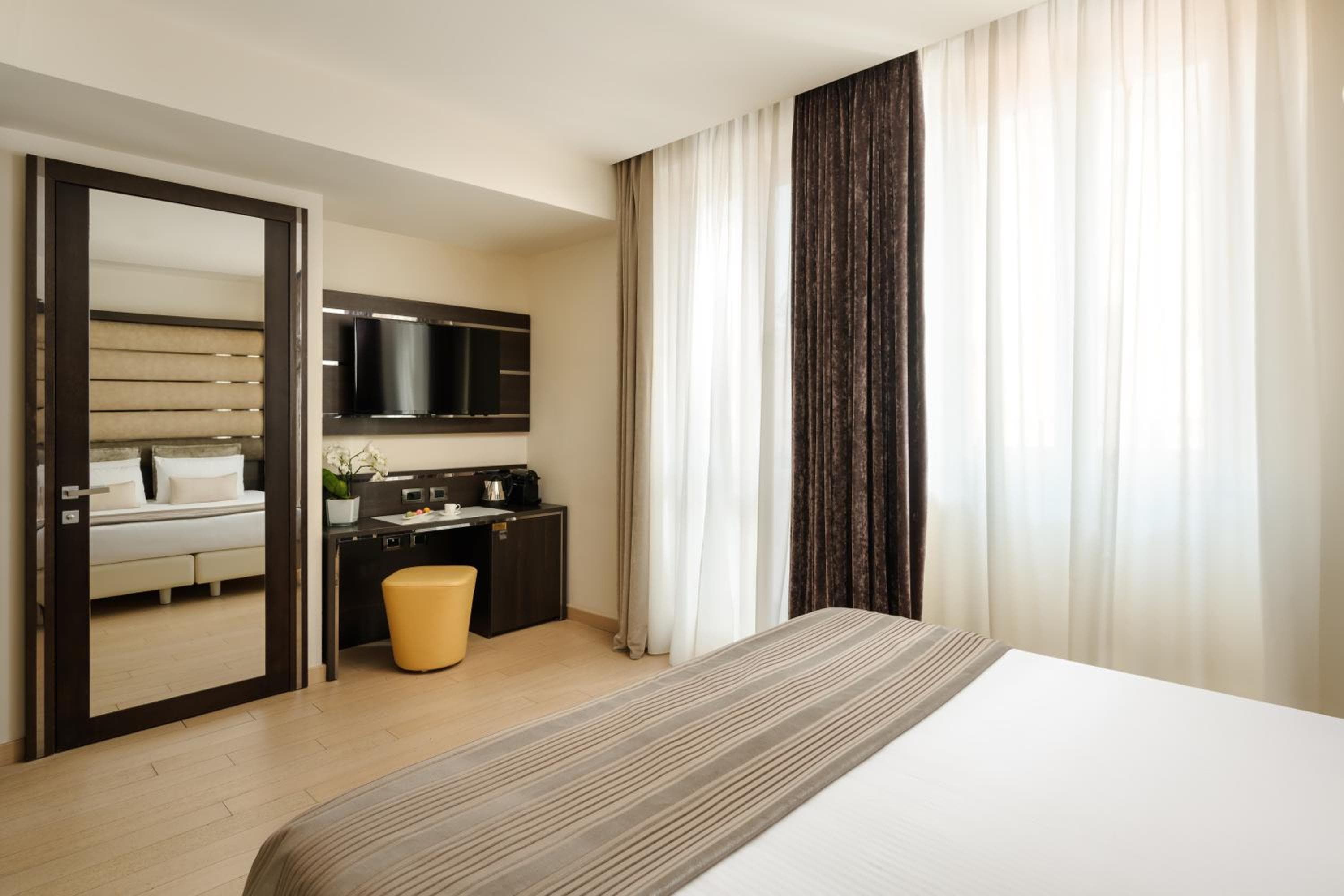 Hotel The Square Milano Duomo - Preferred Hotels & Resorts hotel, Via Albricci 2-4, Milan, Italy — photo 24