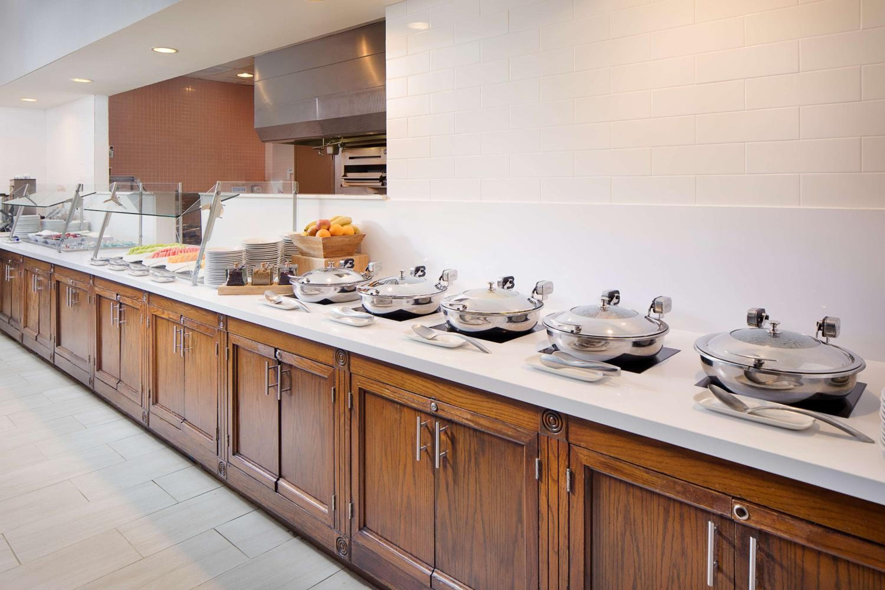 DoubleTree by Hilton Los Angeles/Commerce — 2