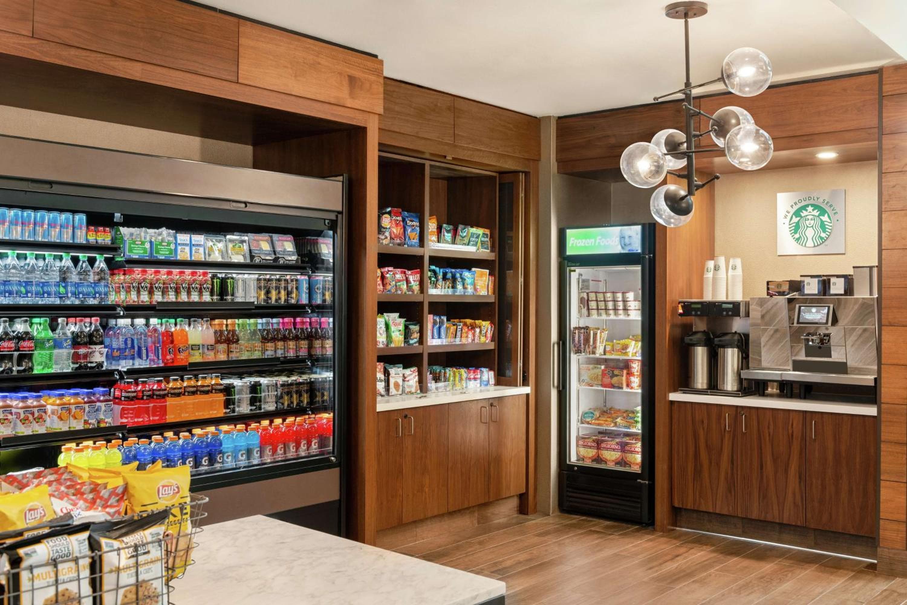 Embassy Suites by Hilton Centro de Convenciones Las Vegas — 11