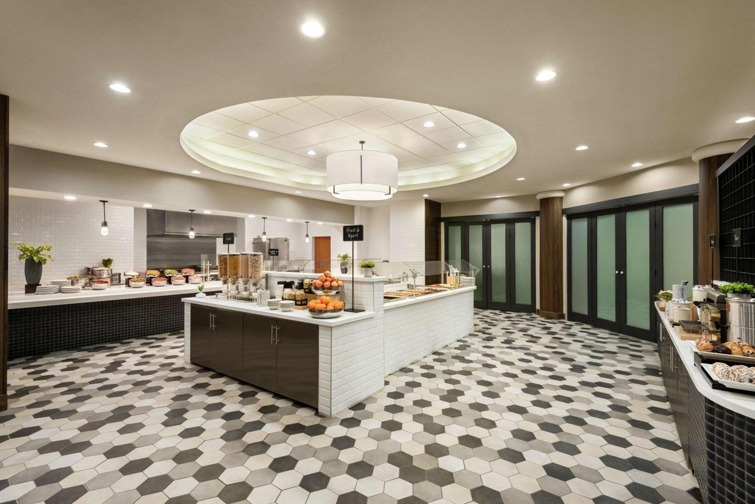 Embassy Suites by Hilton Centro de Convenciones Las Vegas — 12