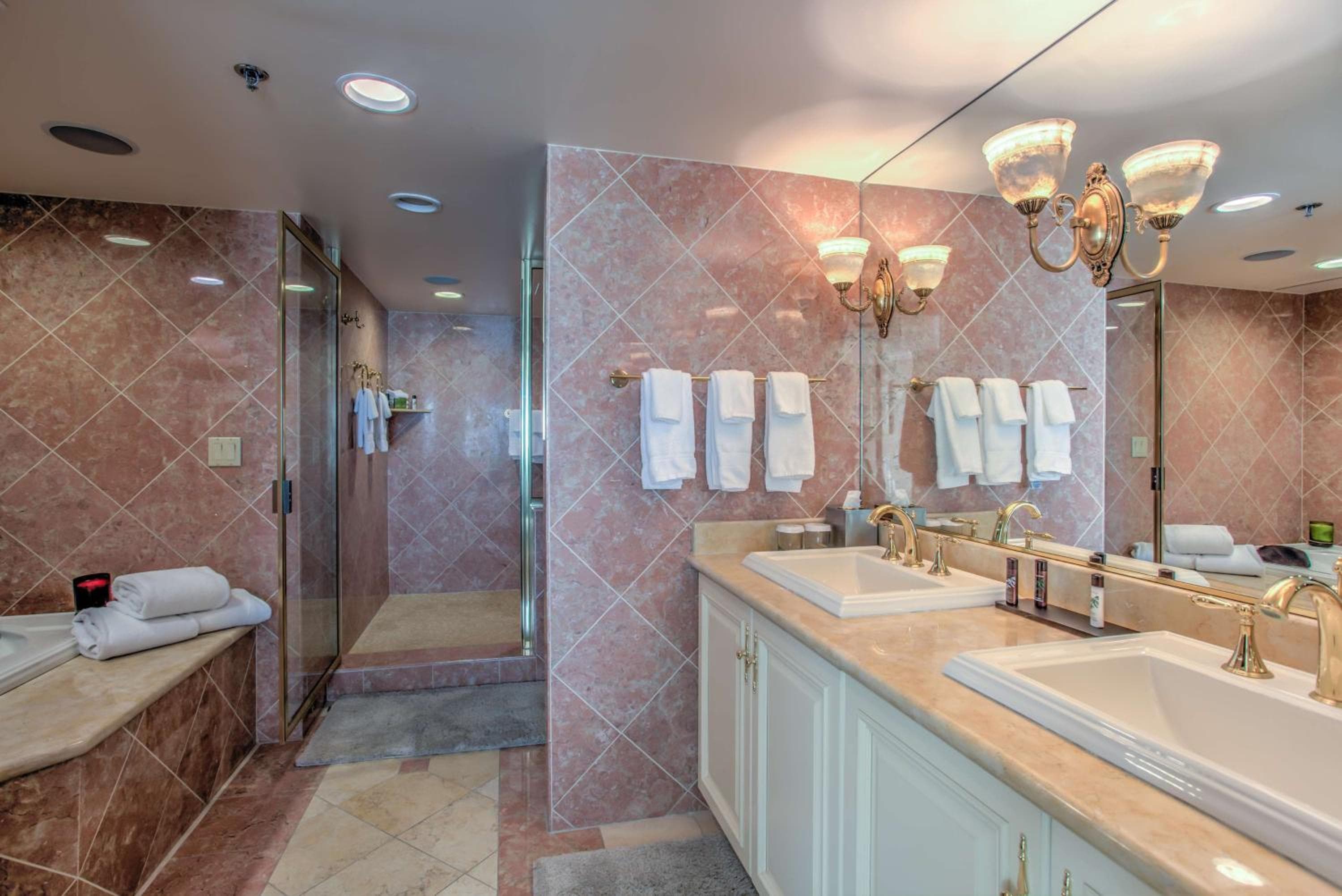 Embassy Suites by Hilton Centro de Convenciones Las Vegas — 18