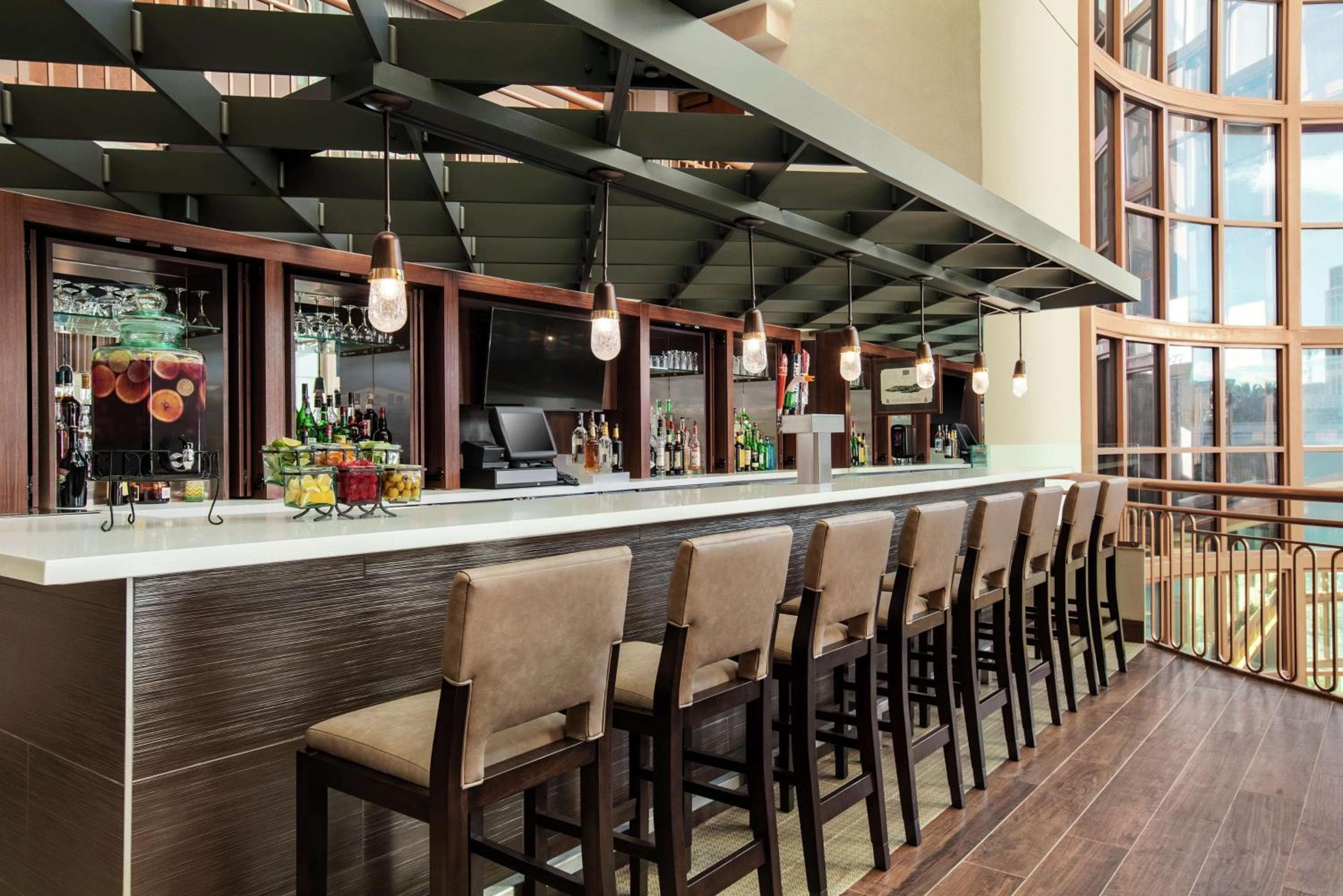 Embassy Suites by Hilton Convention Center Las Vegas — 10