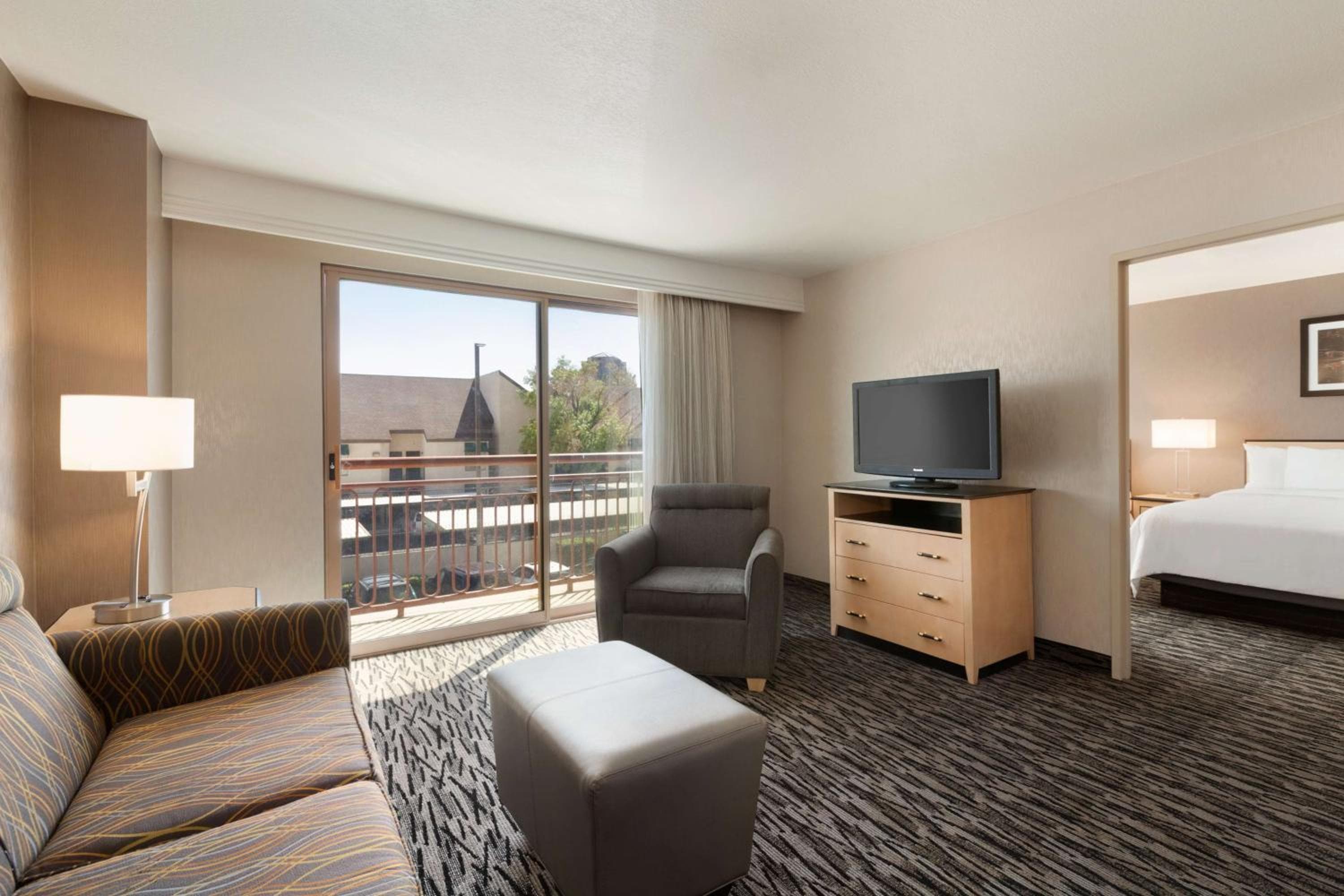 Embassy Suites by Hilton Convention Center Las Vegas — 28