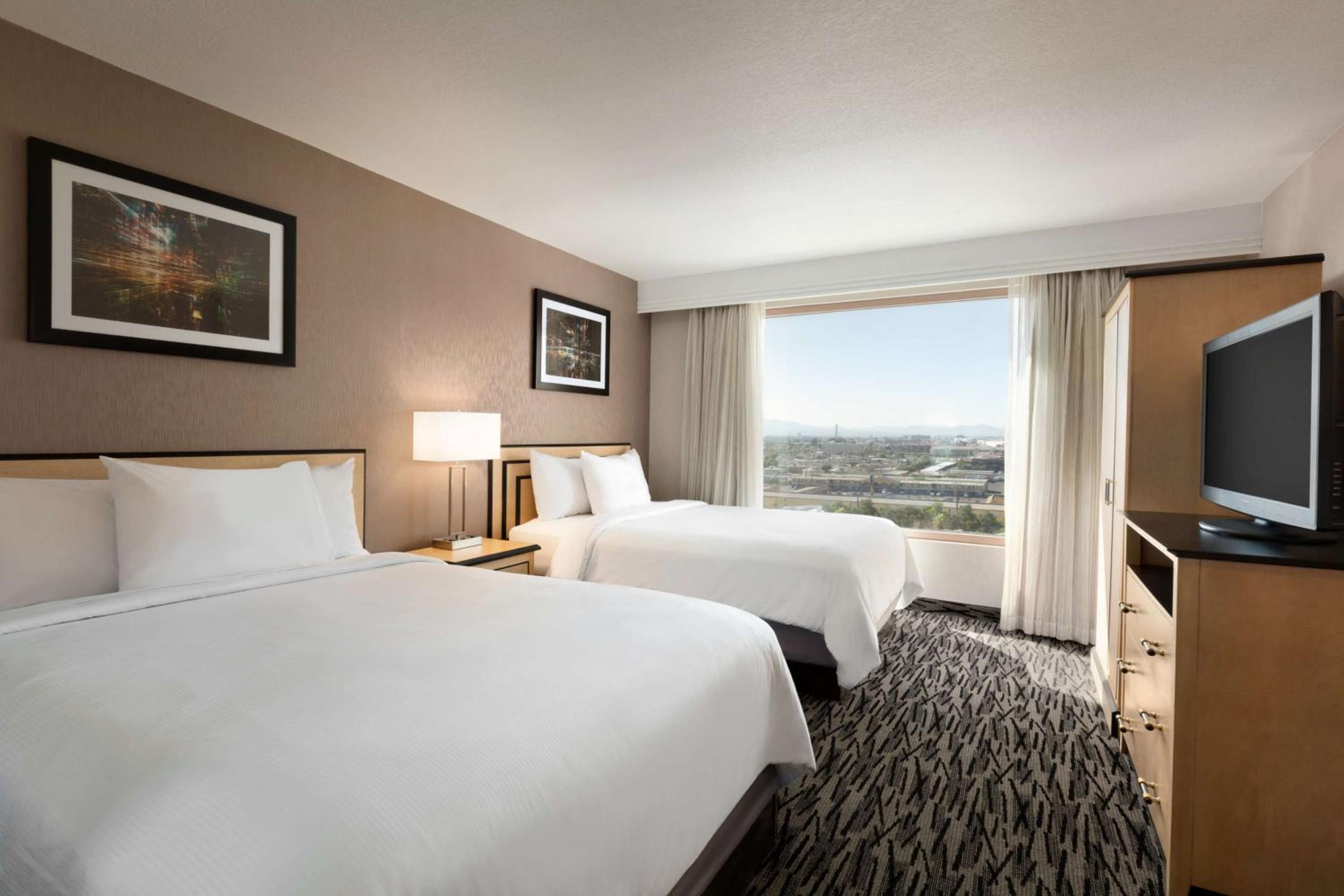 Embassy Suites by Hilton Convention Center Las Vegas — 2