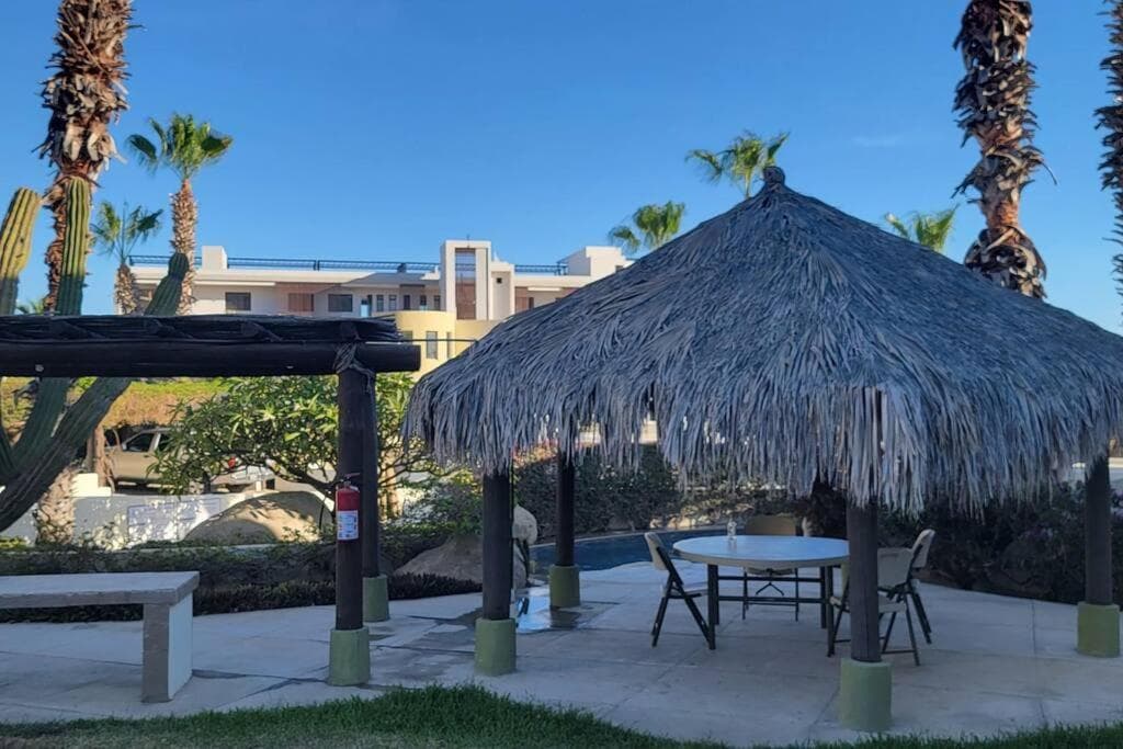 Sea view, king-size bed, wheelchair access — 5