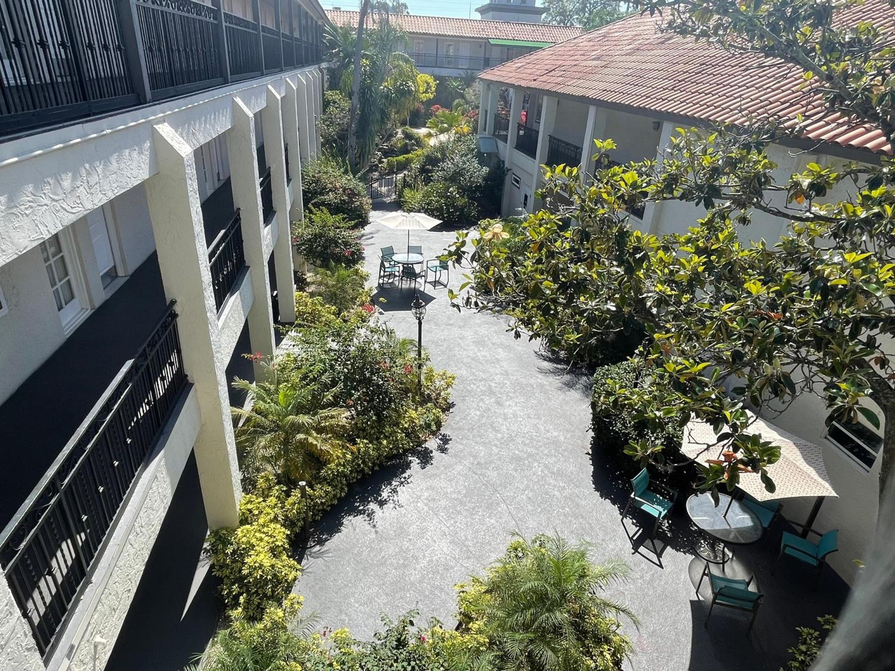 Red Roof Inn PLUS & Suites Tampa - Busch Gardens — 8