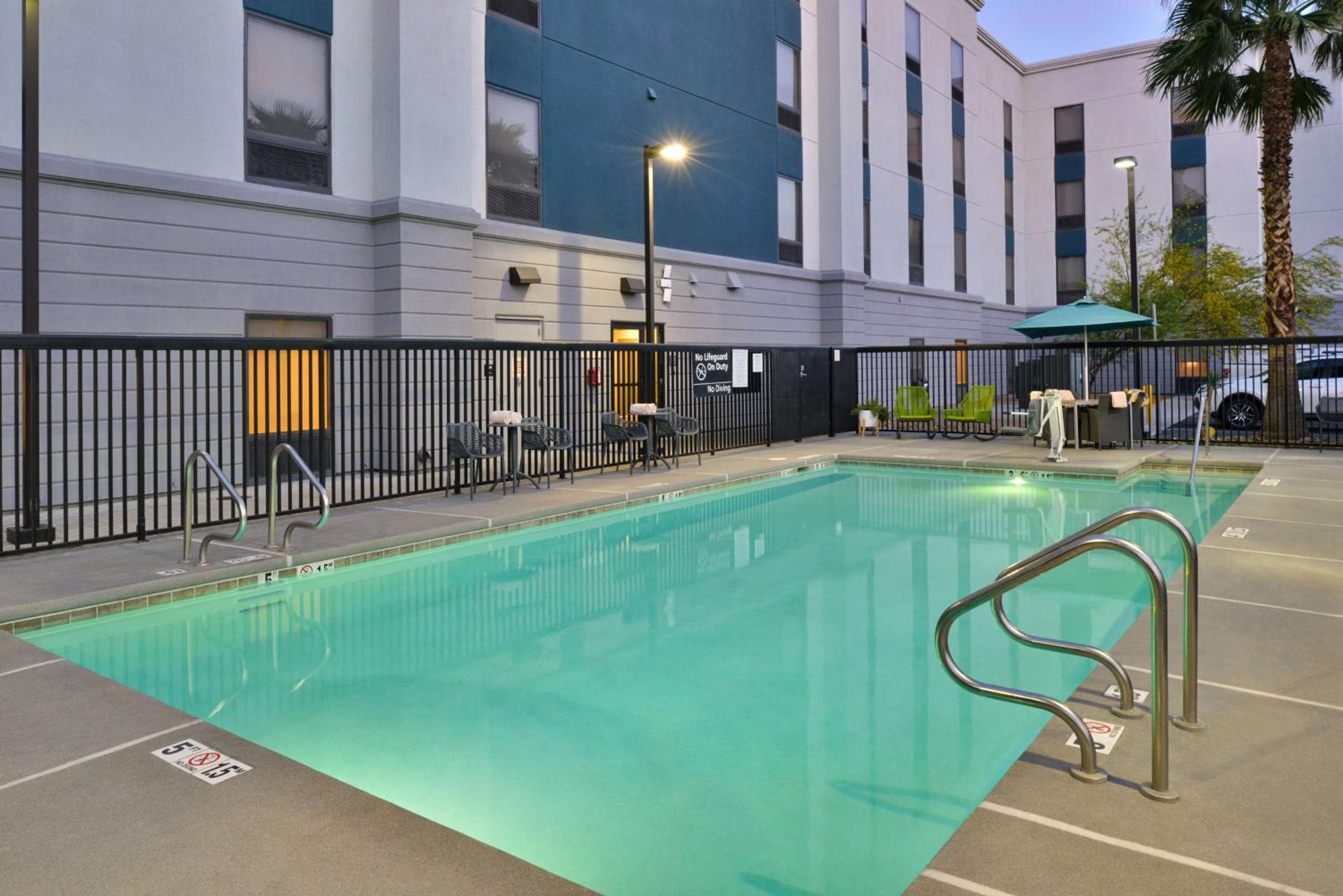 Hampton Inn & Suites Las Vegas Airport — 7
