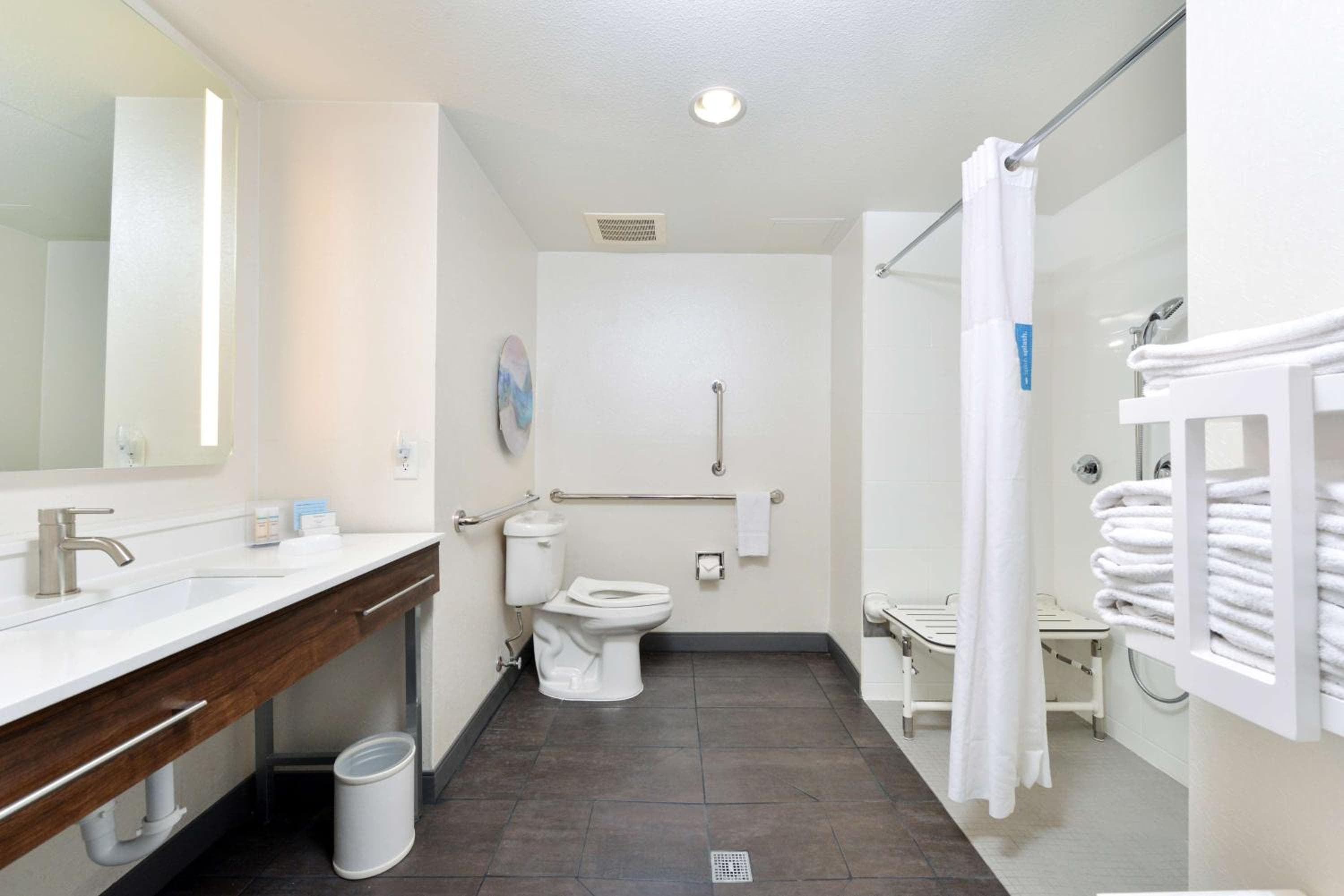 Hampton Inn & Suites Las Vegas Airport — 2