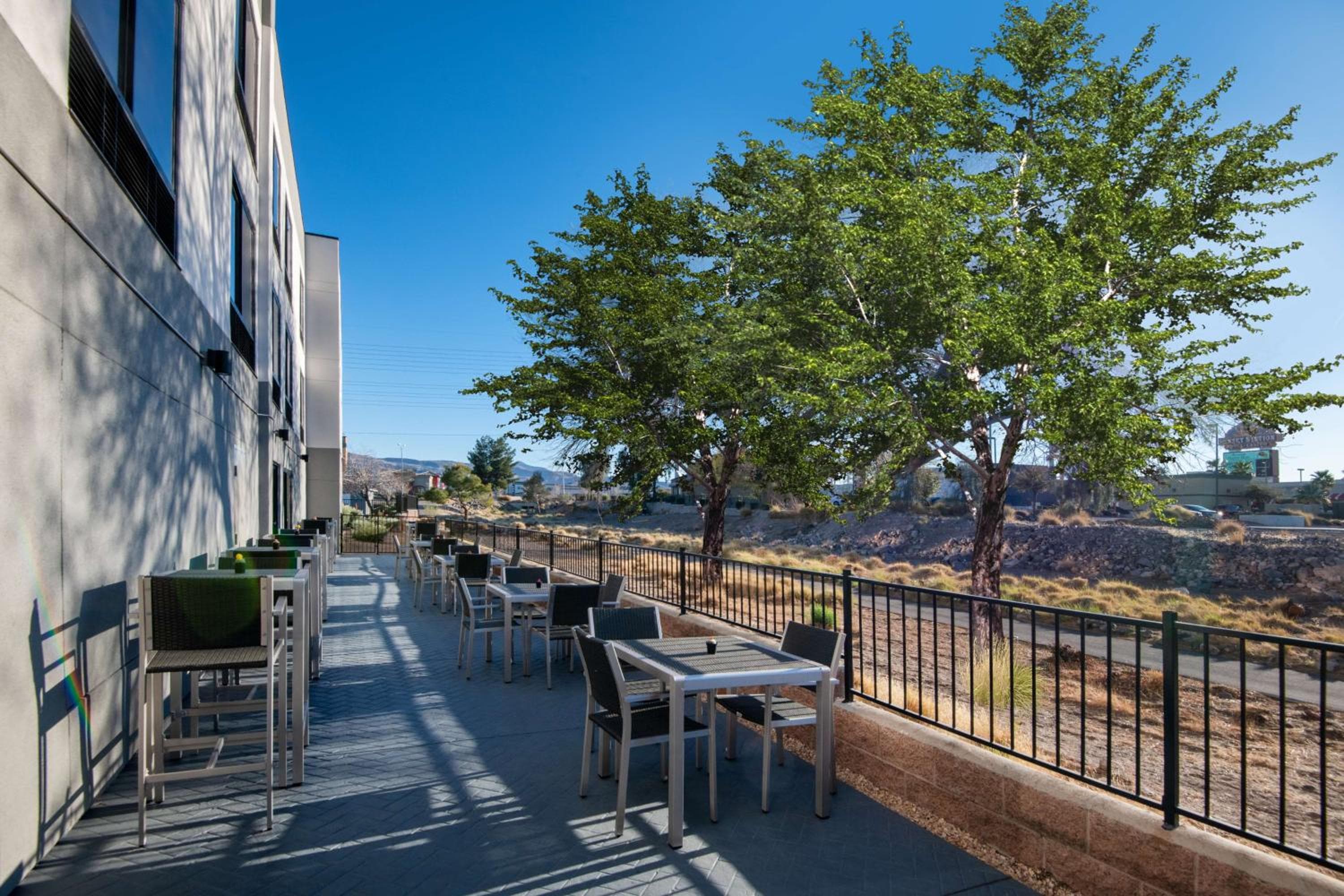 Hampton Inn & Suites Las Vegas-Henderson — 2