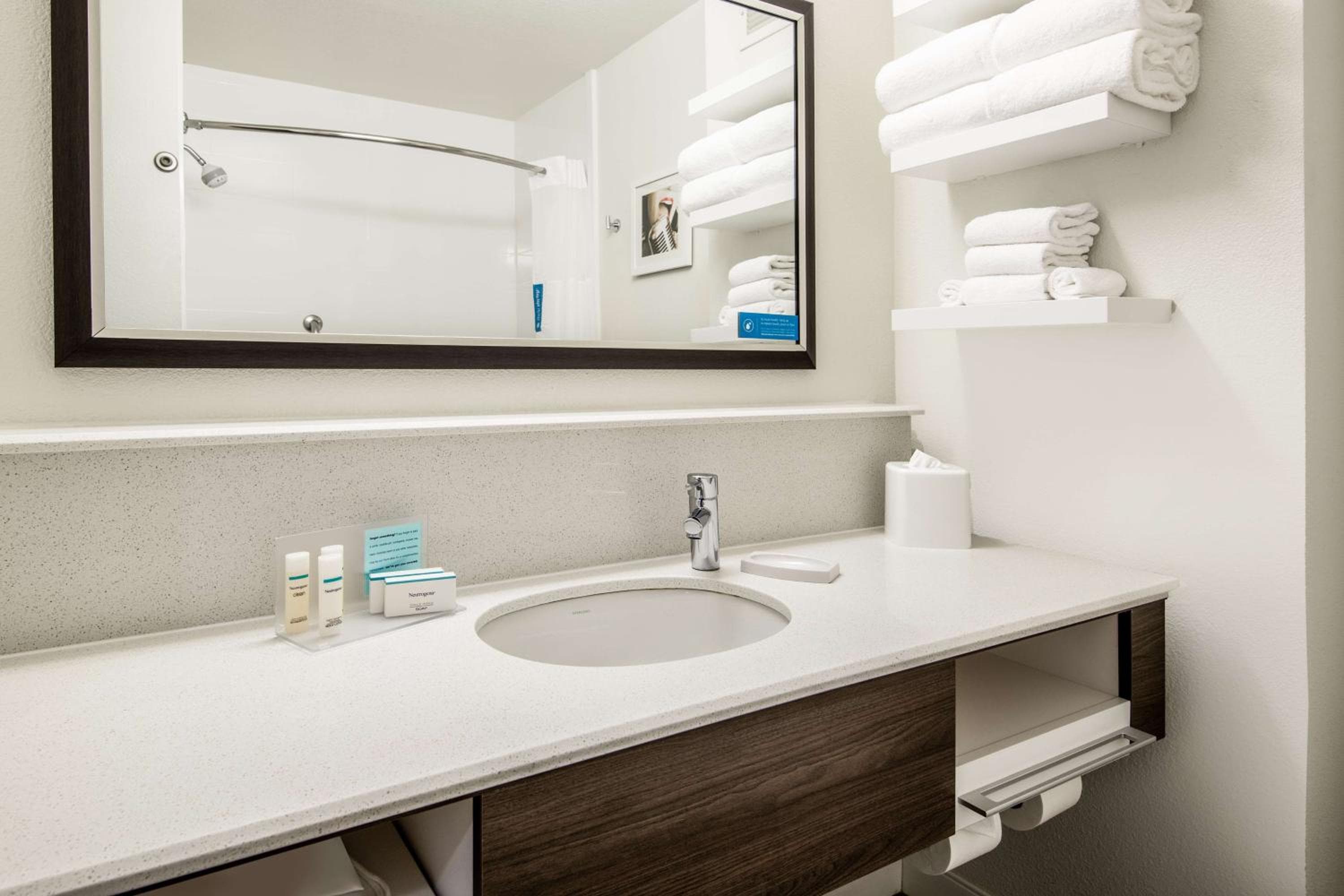 Hampton Inn & Suites Las Vegas-Henderson — 27