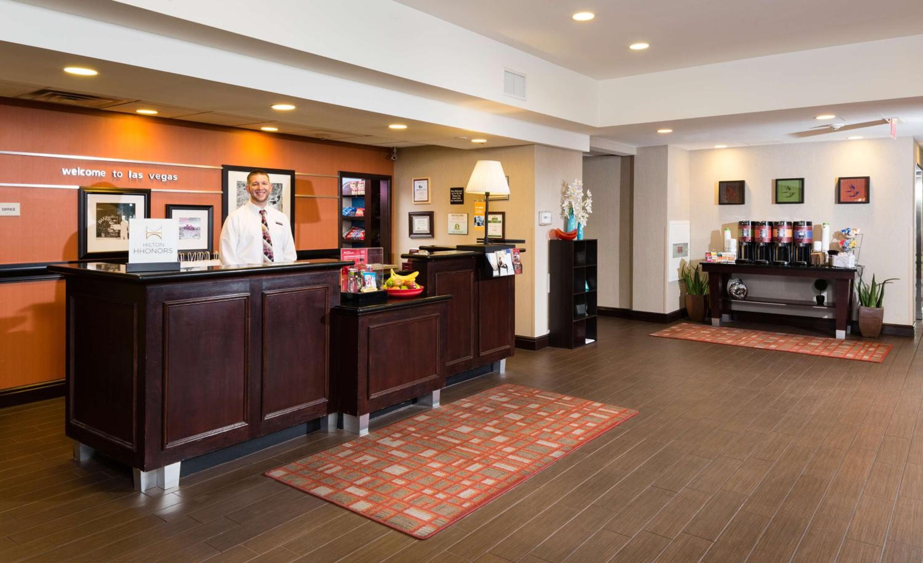 Hampton Inn & Suites Las Vegas Sur — 9