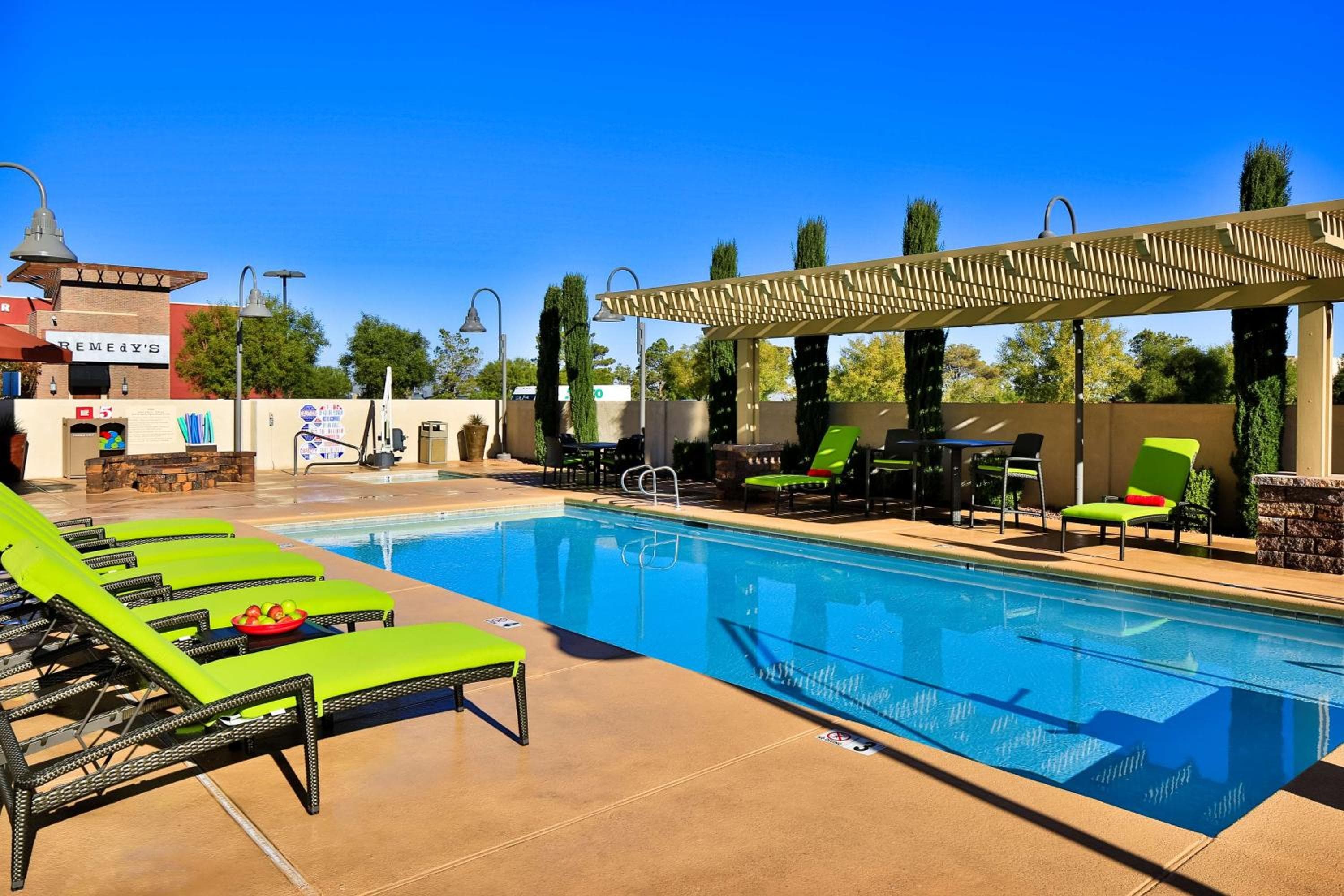 Hampton Inn & Suites Las Vegas Sur — 11